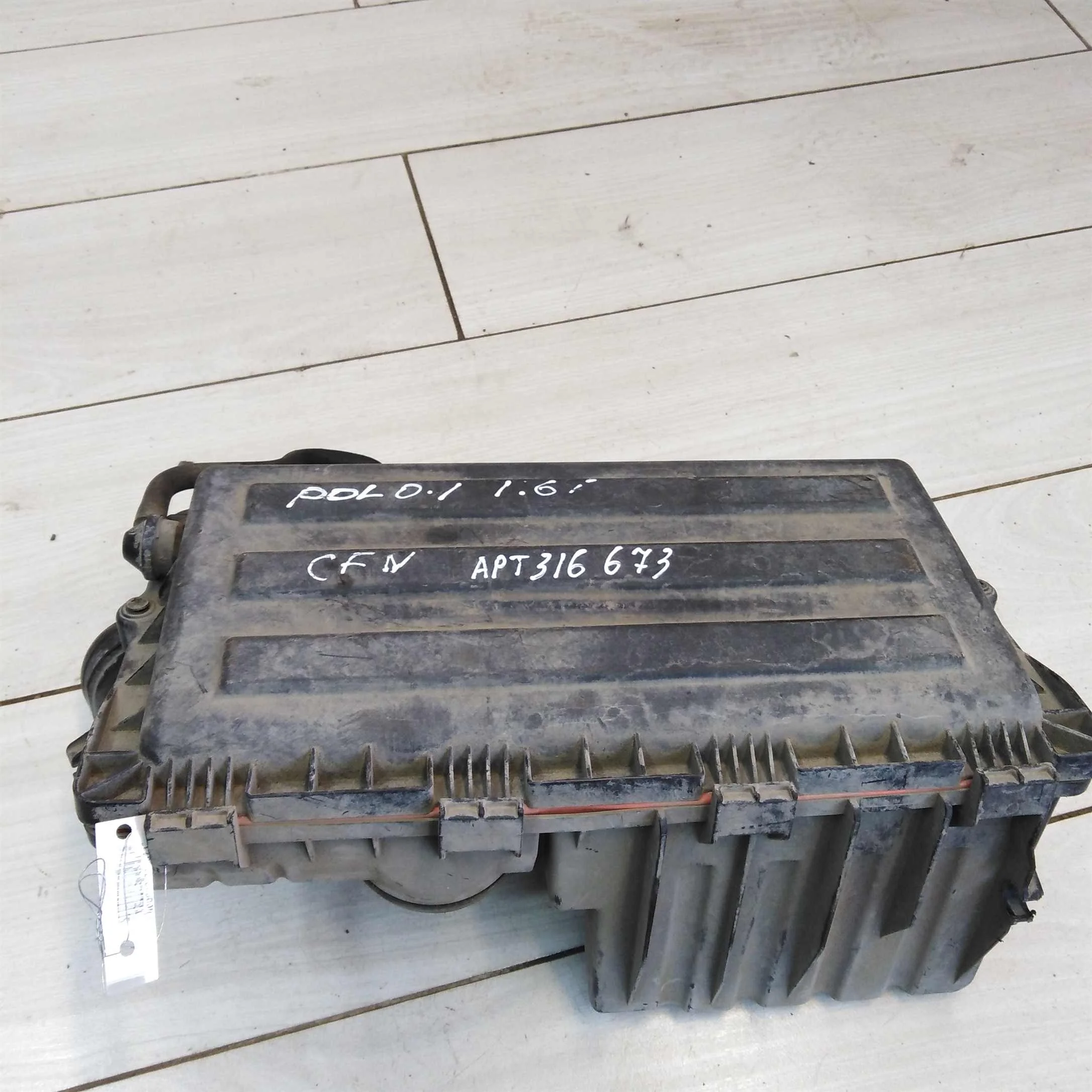 Корпус воздушного фильтра Volkswagen Polo Sedan (арт. 49786)