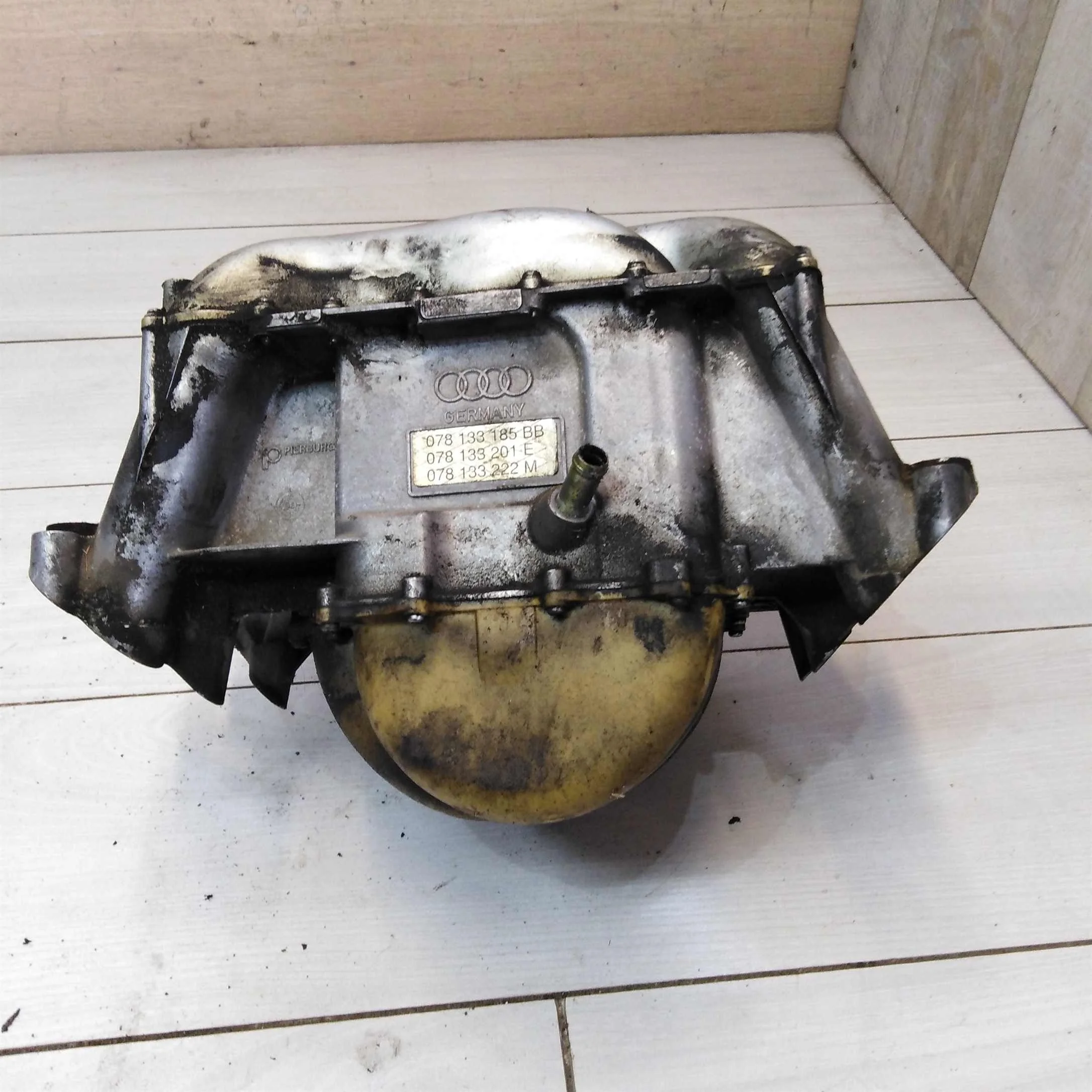 Коллектор впускной Audi 100 C4 2.6i ABC (арт. 50181)
