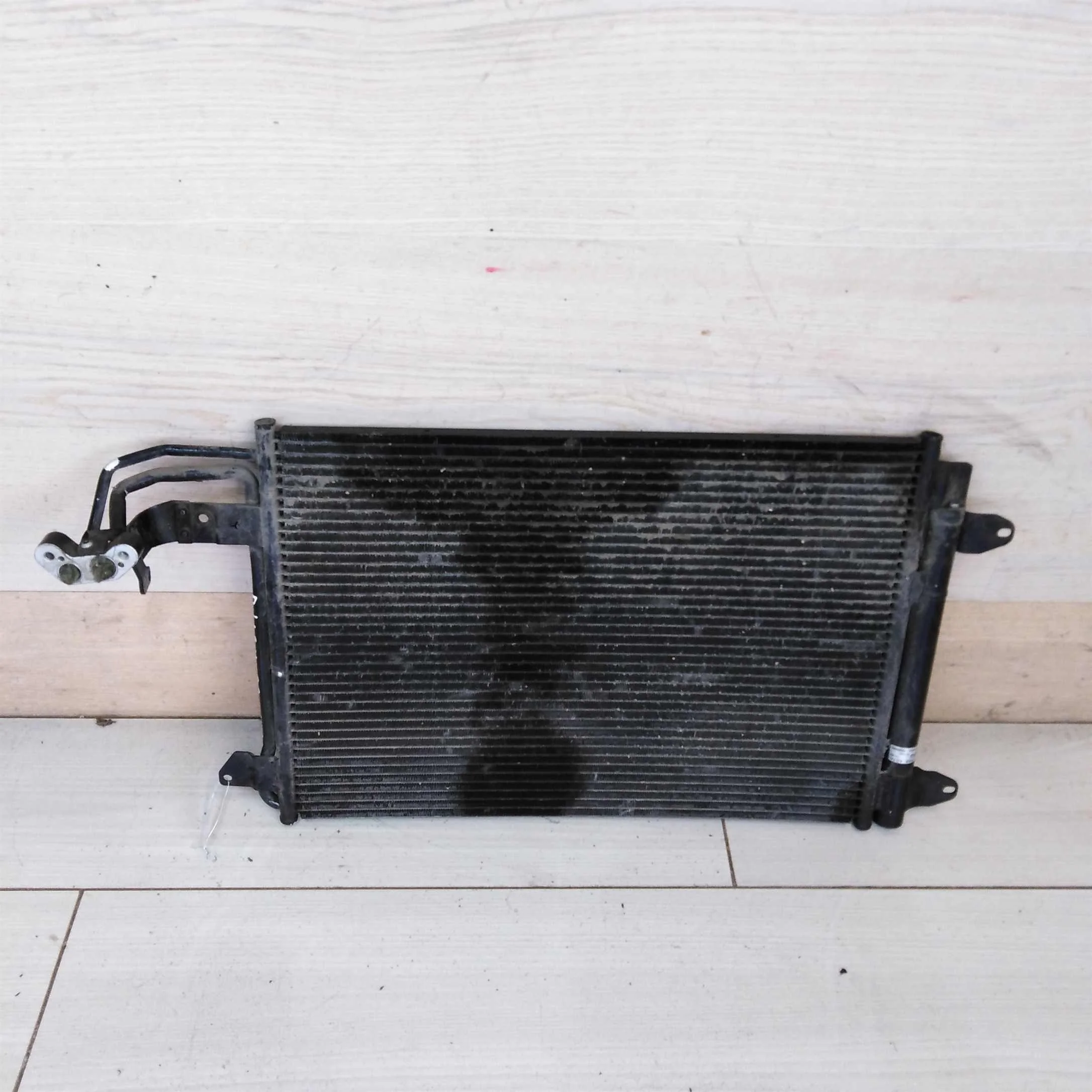 Радиатор кондиционера Volkswagen Jetta 5 Volkswagen Golf 5 Skoda Octavia A5  (арт. 50355)