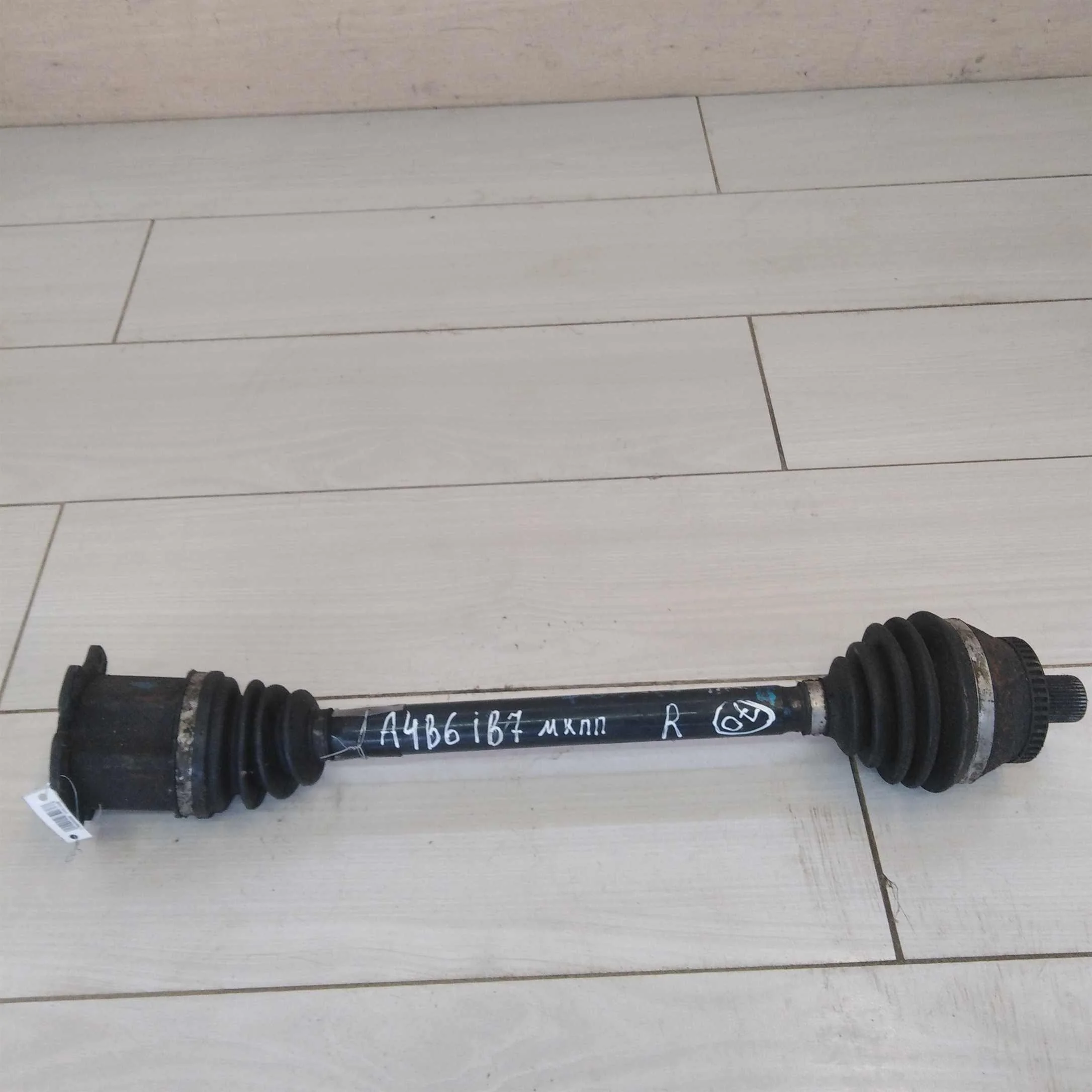 Полуось правая привод в сборе Audi A4 B6 8E МКПП A4 B7 8E (арт. 50686)