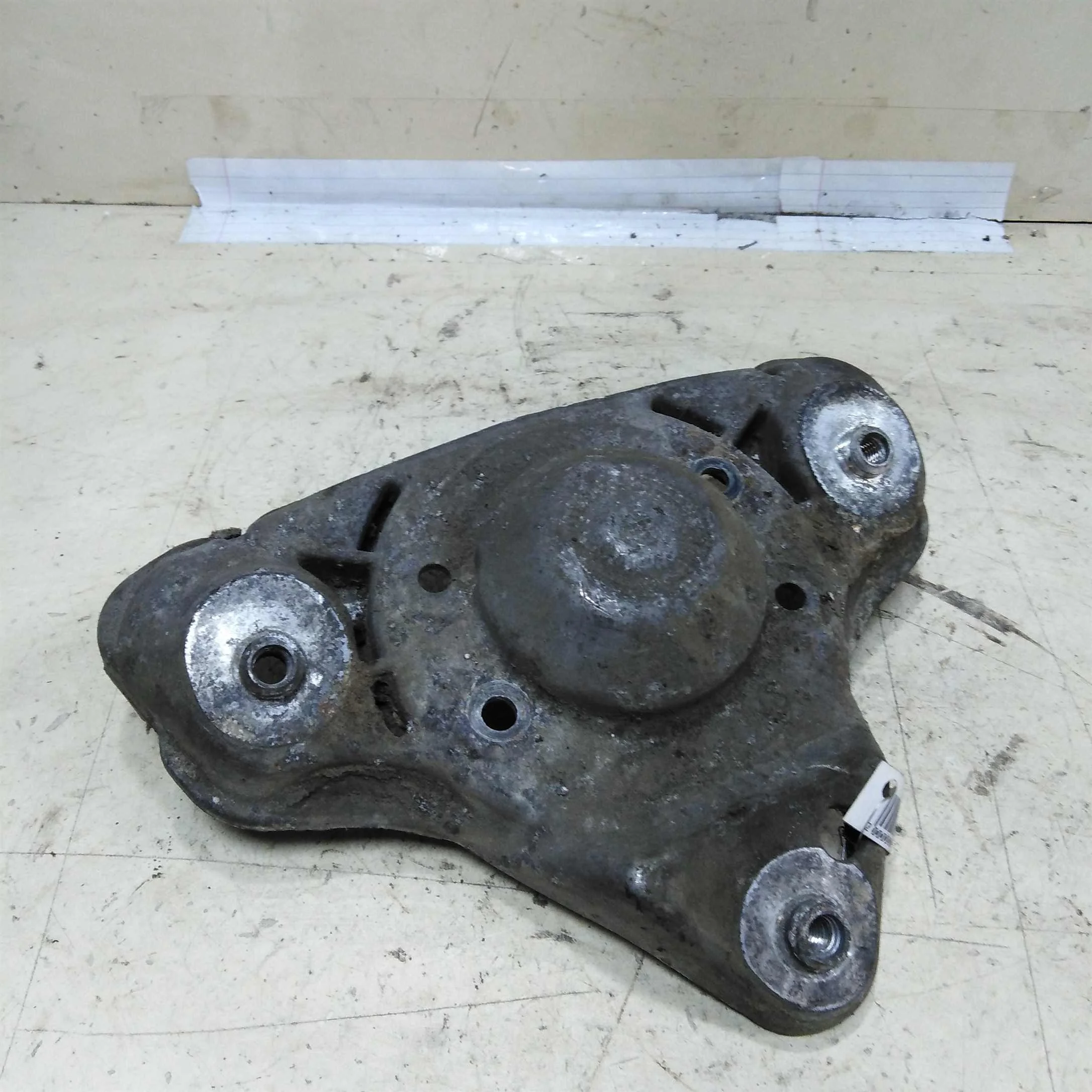 Чашка опорная Audi A6 C5 Volkswagen Passat B5 Audi A4 B5 переднего амортизатора  (арт. 50746)
