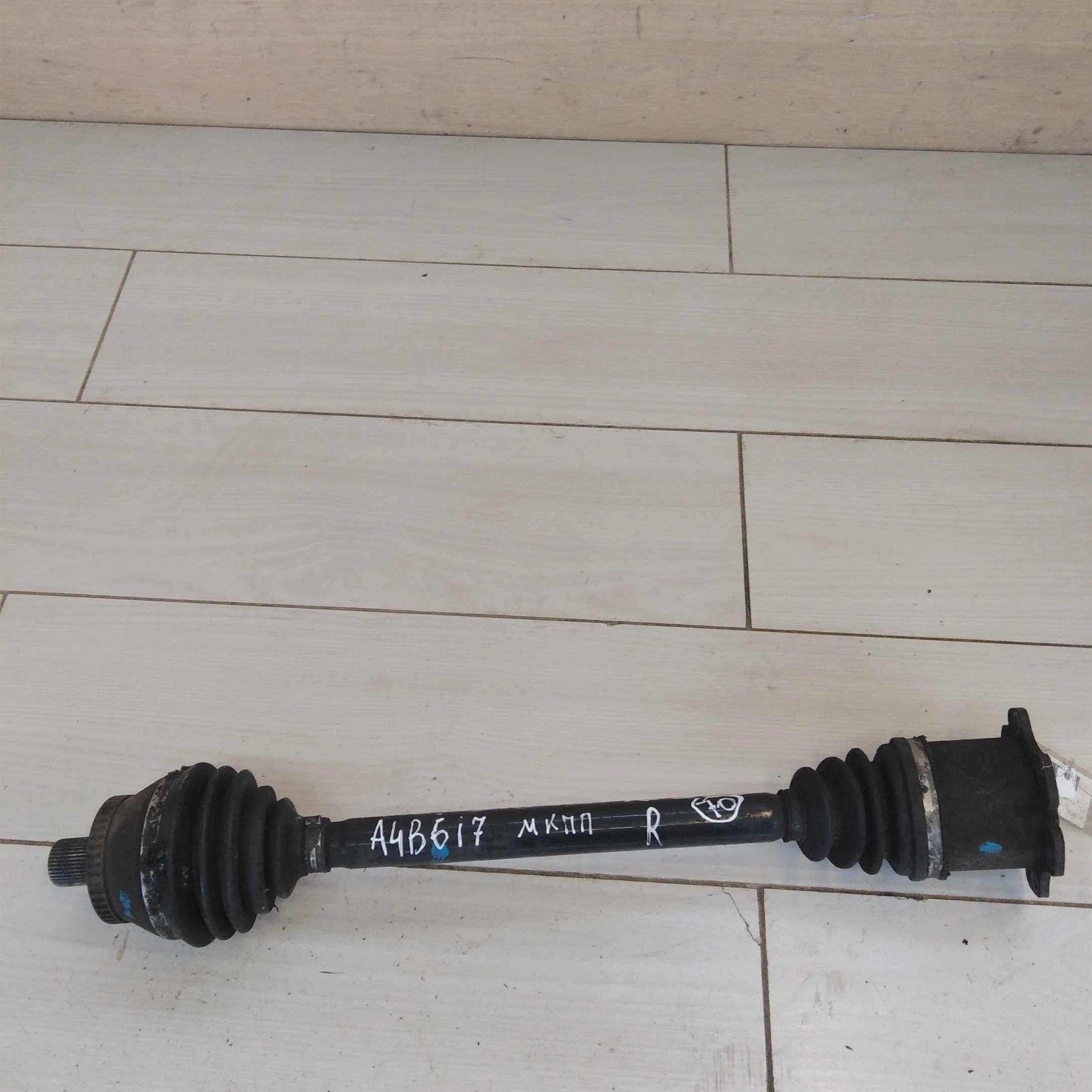 Полуось правая привод в сборе Audi A4 B6 8E МКПП A4 B7 8E (арт. 50749)