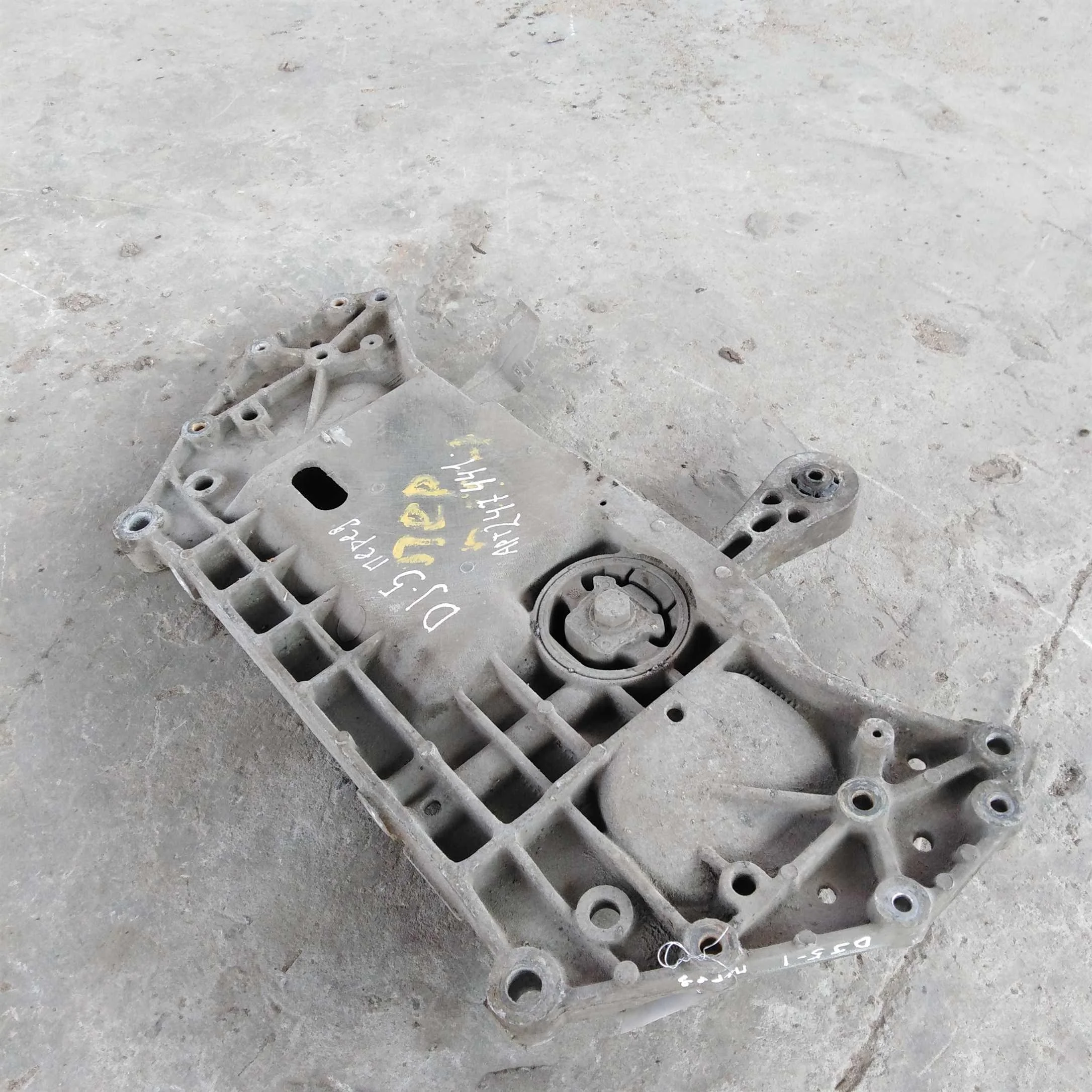 Балка передняя подрамник Volkswagen Jetta 5 (арт. 51679)