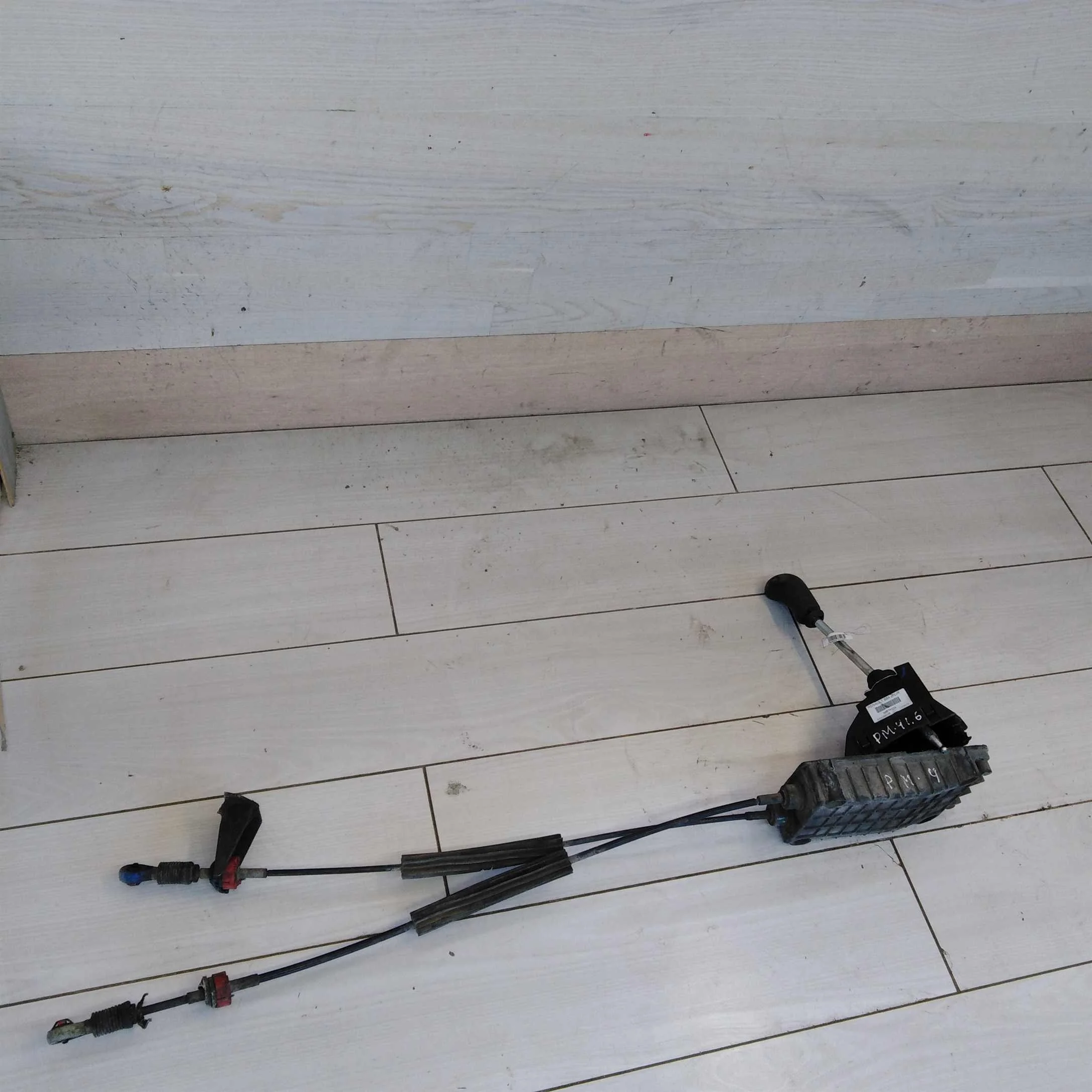 Кулиса МКПП Renault Megane 2 дефект с тросами 1.6i 1.4i (арт. 52258)