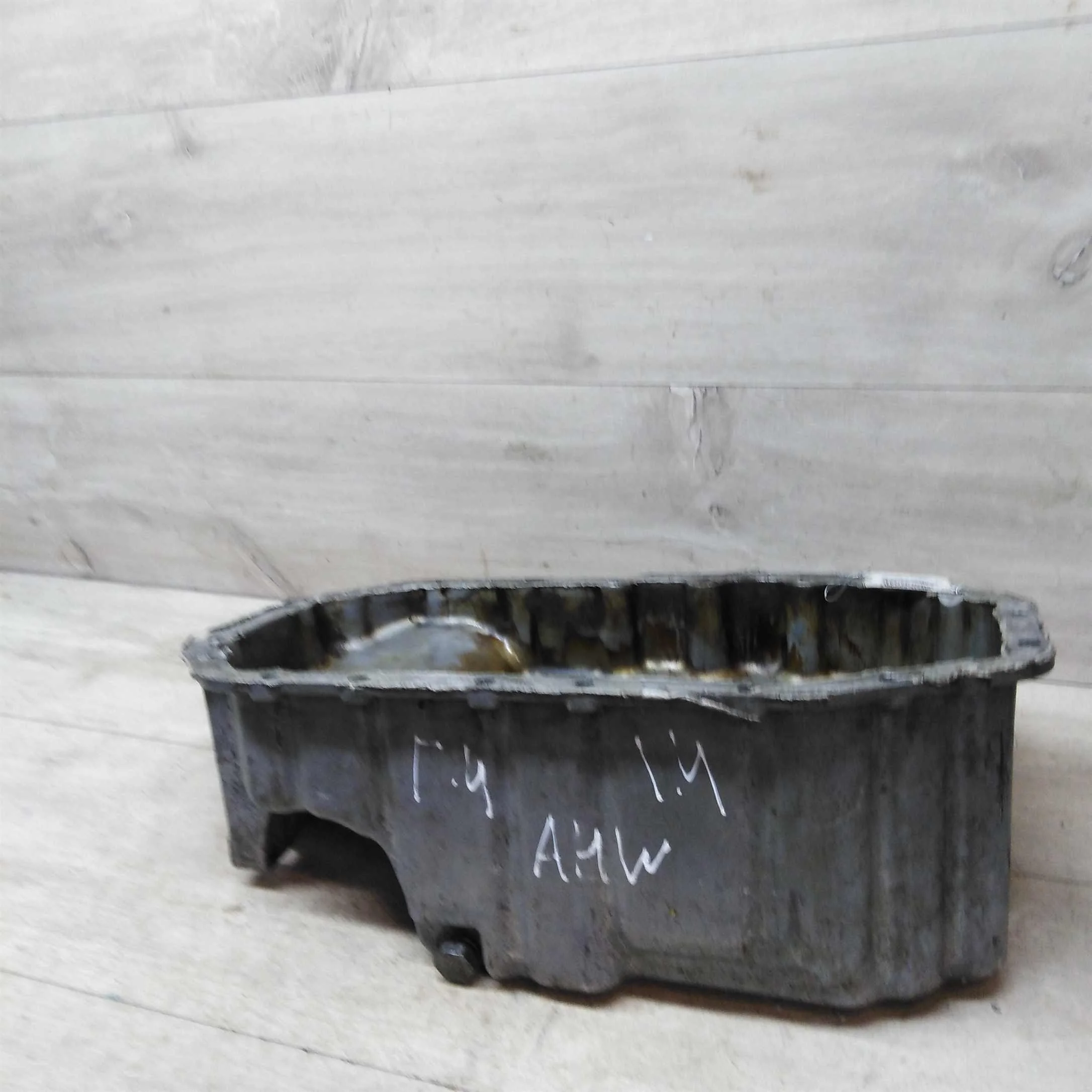 Поддон двигателя Volkswagen Golf 4 1.4 AHW (арт. 52770)