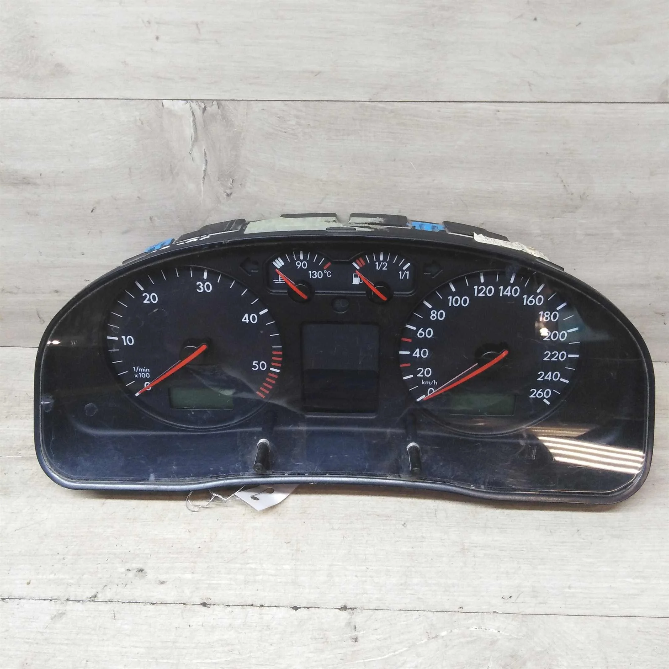Панель приборов Volkswagen Passat B5 (арт. 53945)