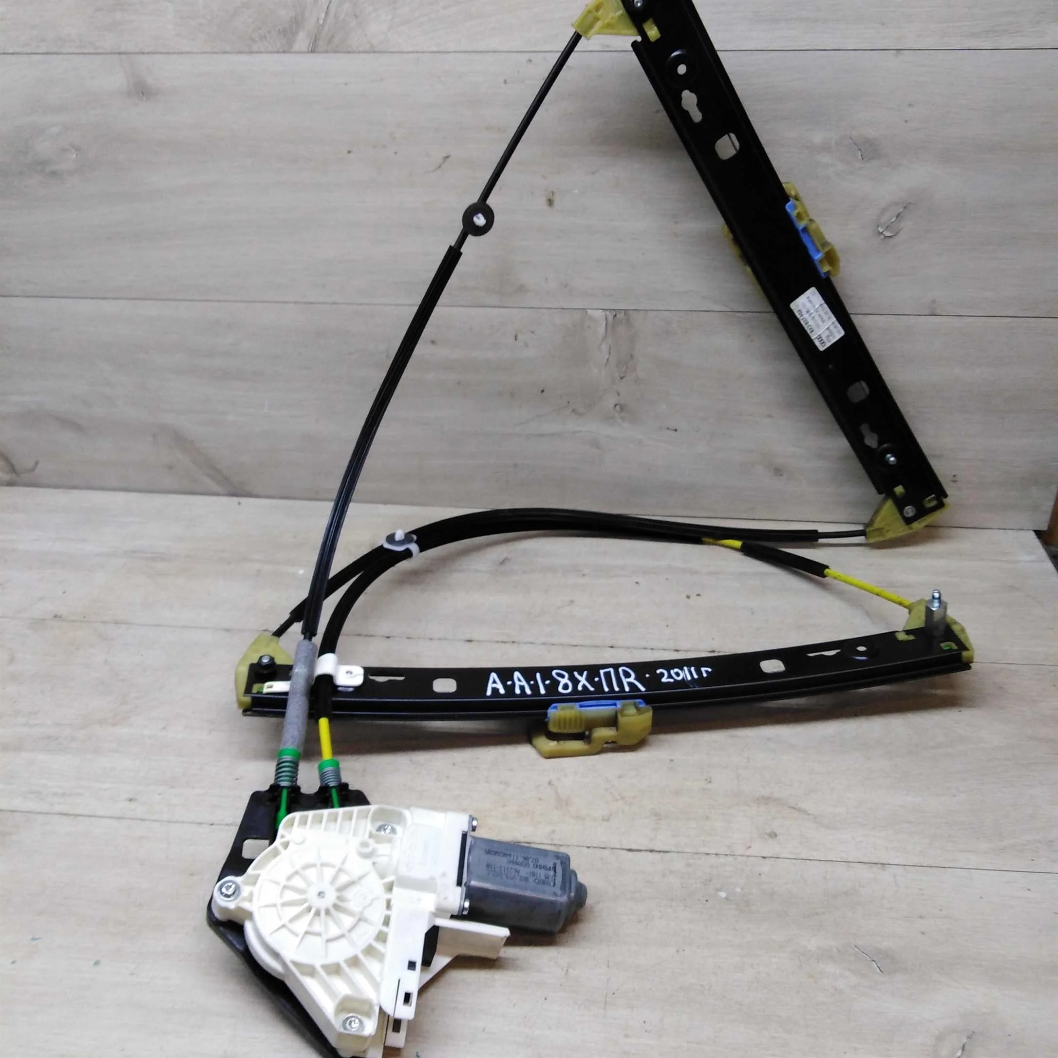 Стеклоподъемник передний правый Audi A1 I (8X) (арт. 55090)