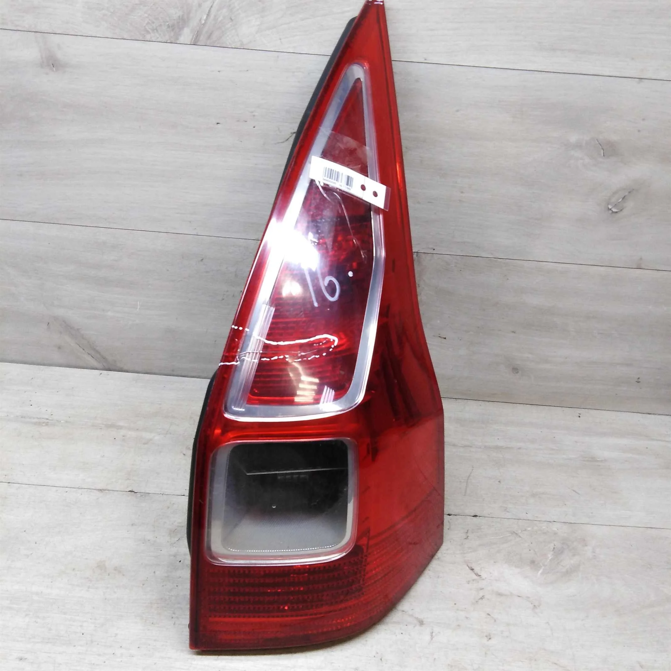 Фонарь задний правый универсал Renault Megane 2 дефект рест (арт. 55154)