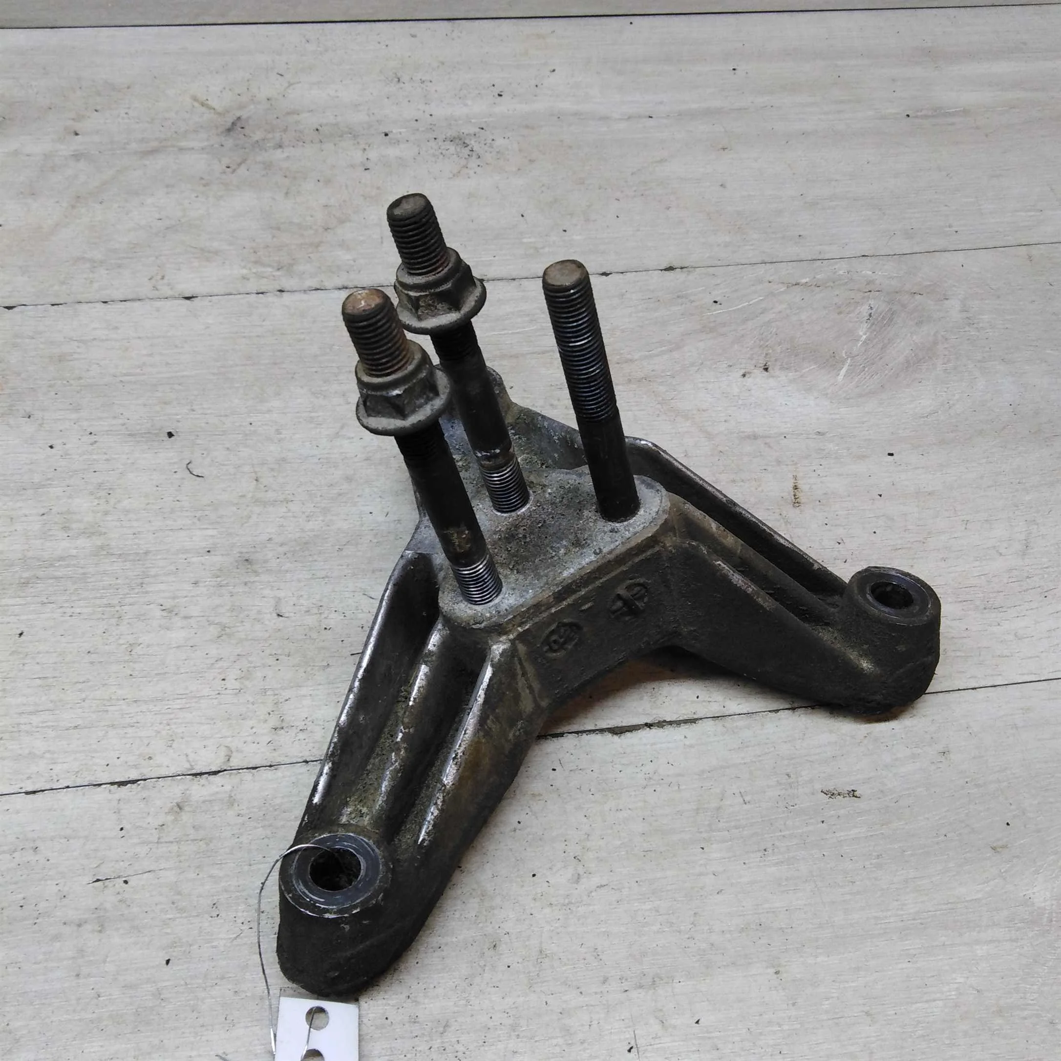 Кронштейн МКПП верхний Mitsubishi Space Star 04г.в. рест (арт. 55577)