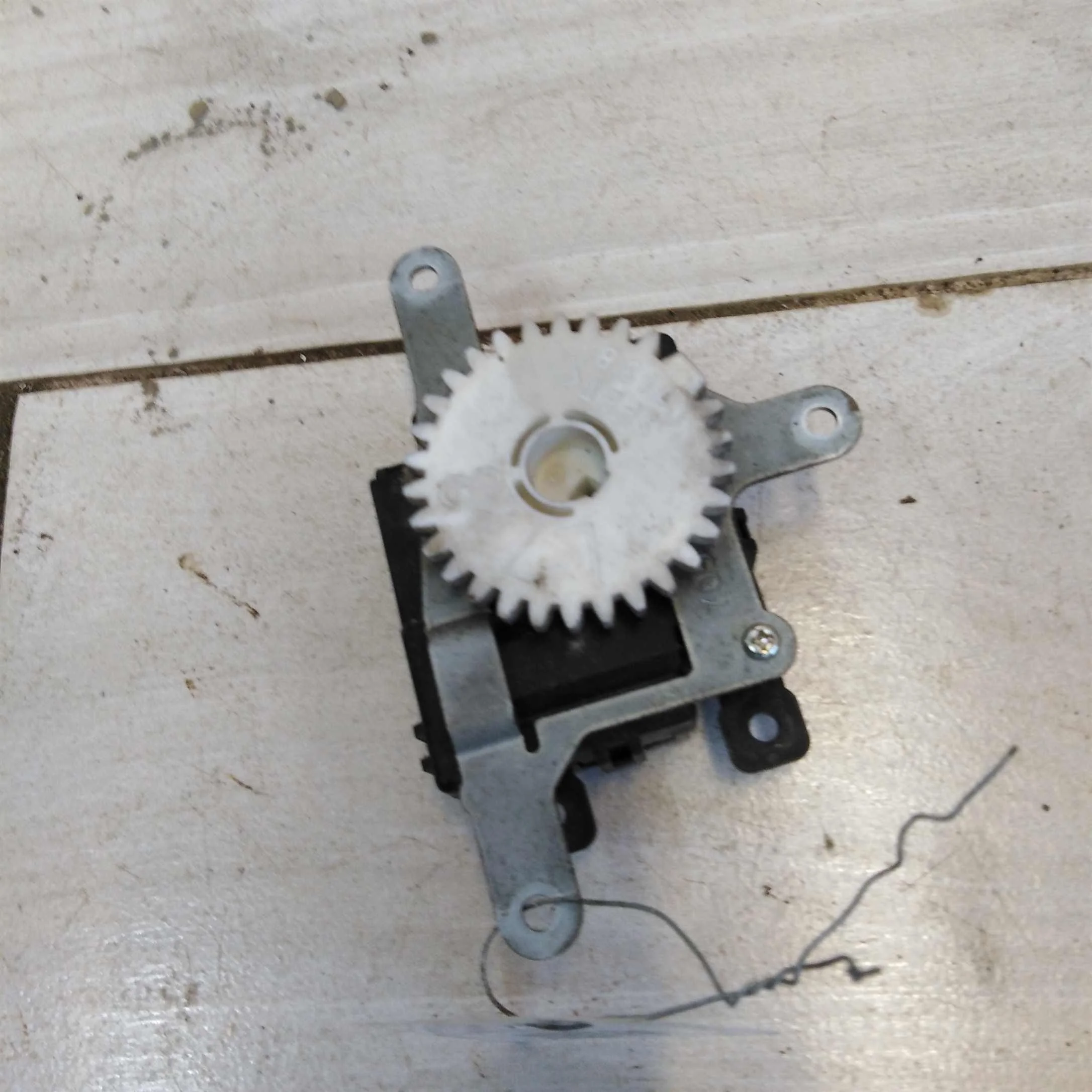 Моторчик заслонки печки сервопривод Toyota Avensis III (арт. 57447)