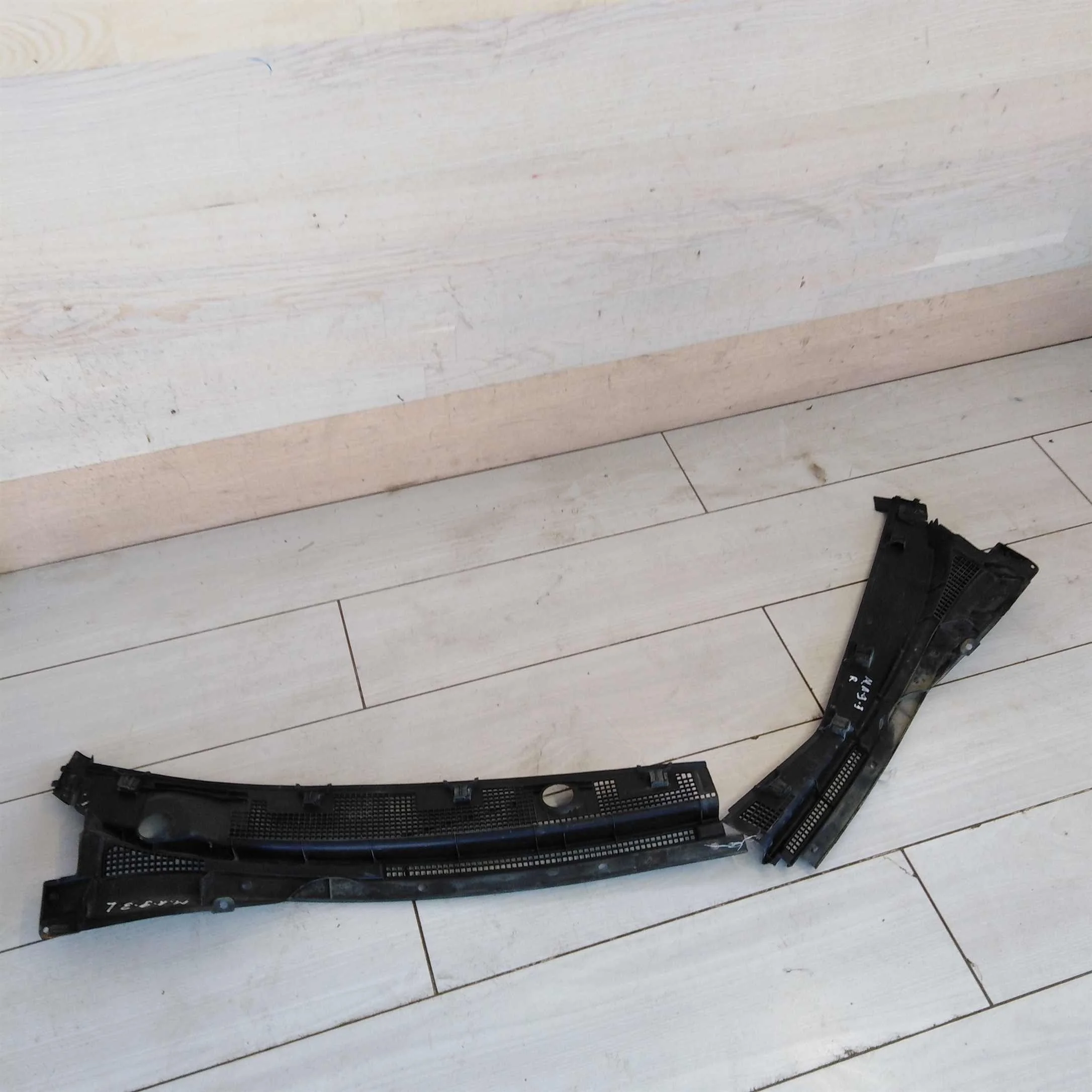 Декоративная накладка жабо дождевик водоотводящий щиток две части Mitsubishi Lancer 9 (арт. 57573)