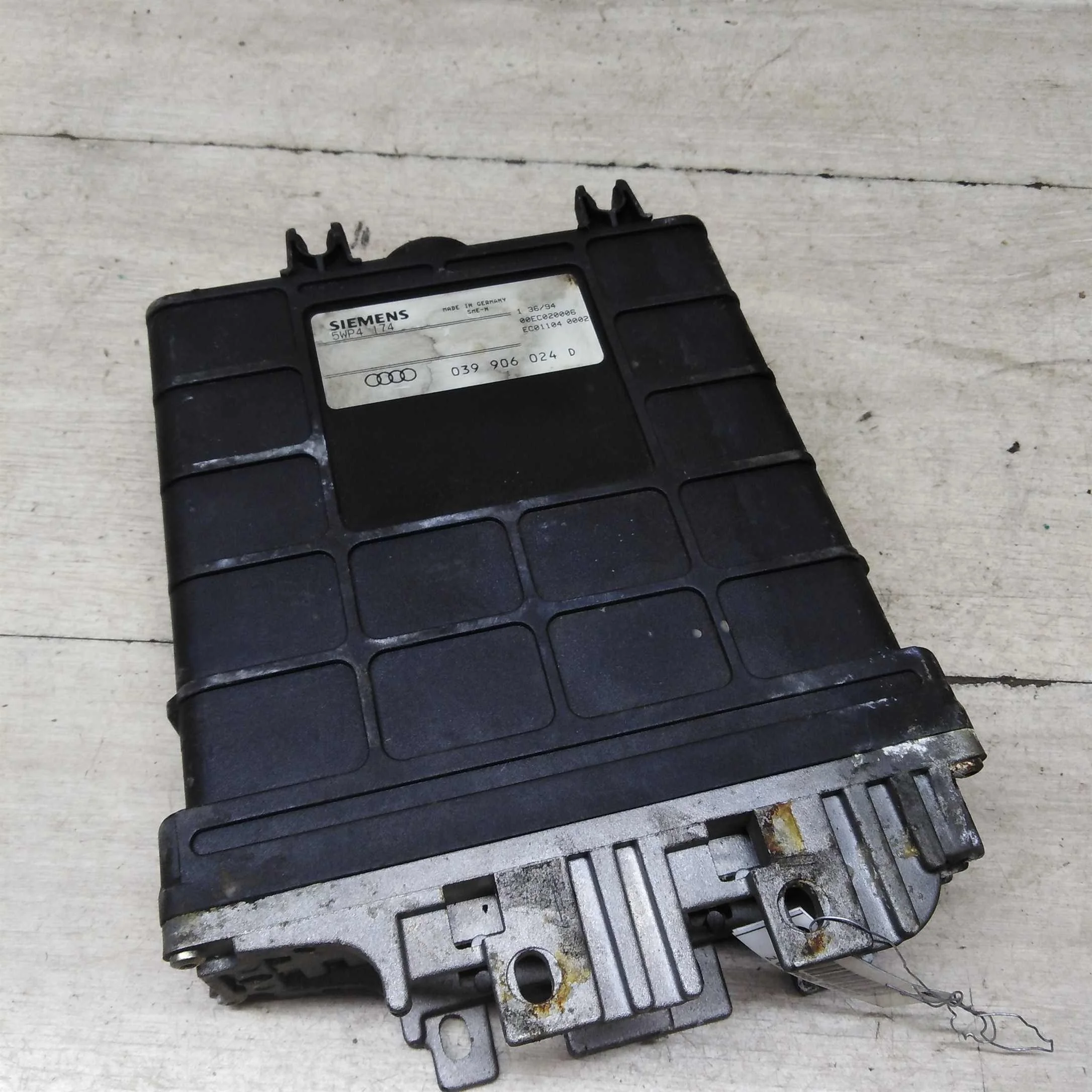 ЭБУ двигателя 2.0i abk Audi 100 C4 Audi A6 C4  039906024d    (арт. 58477)