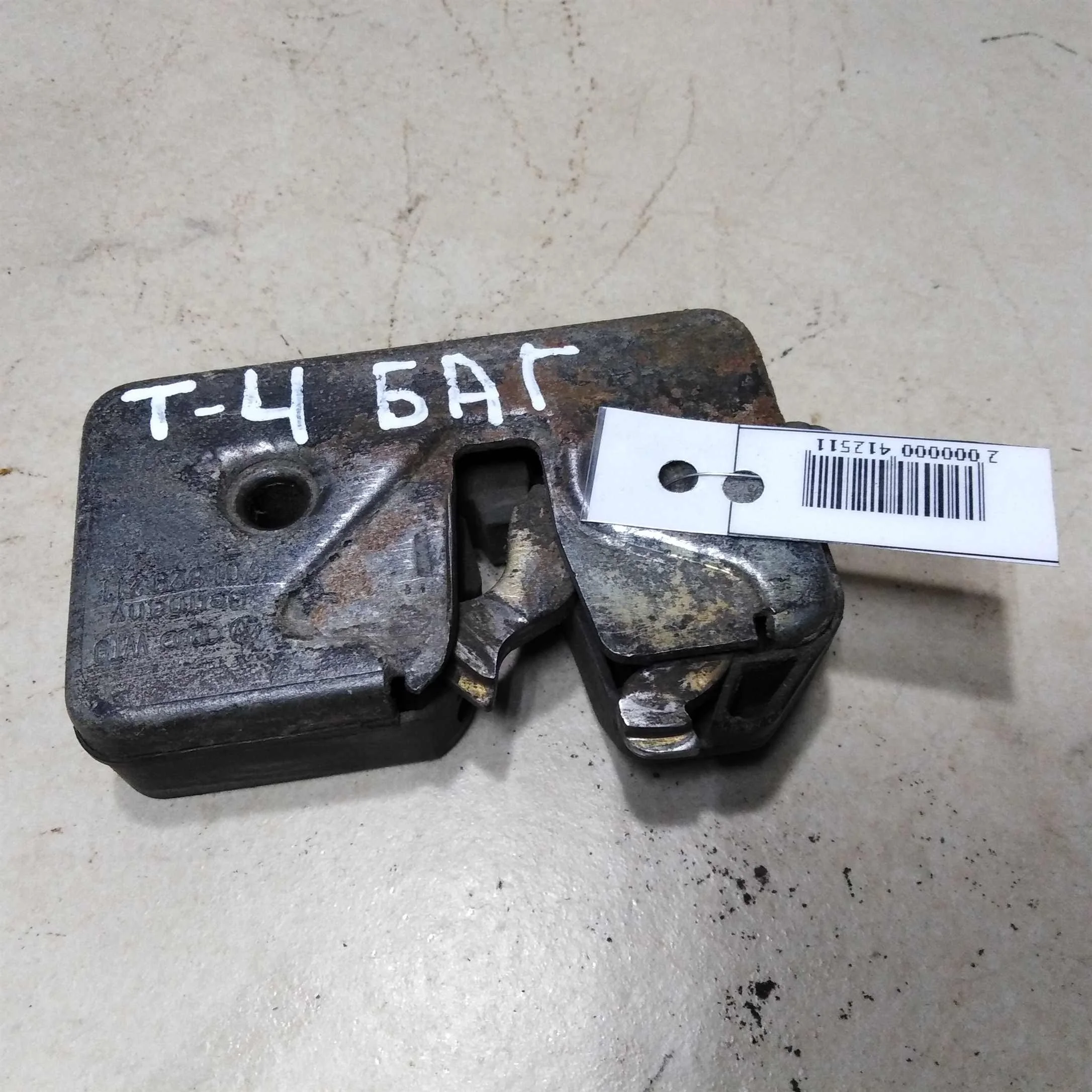 Замок крышки багажника Volkswagen Transporter t4 (арт. 58808)