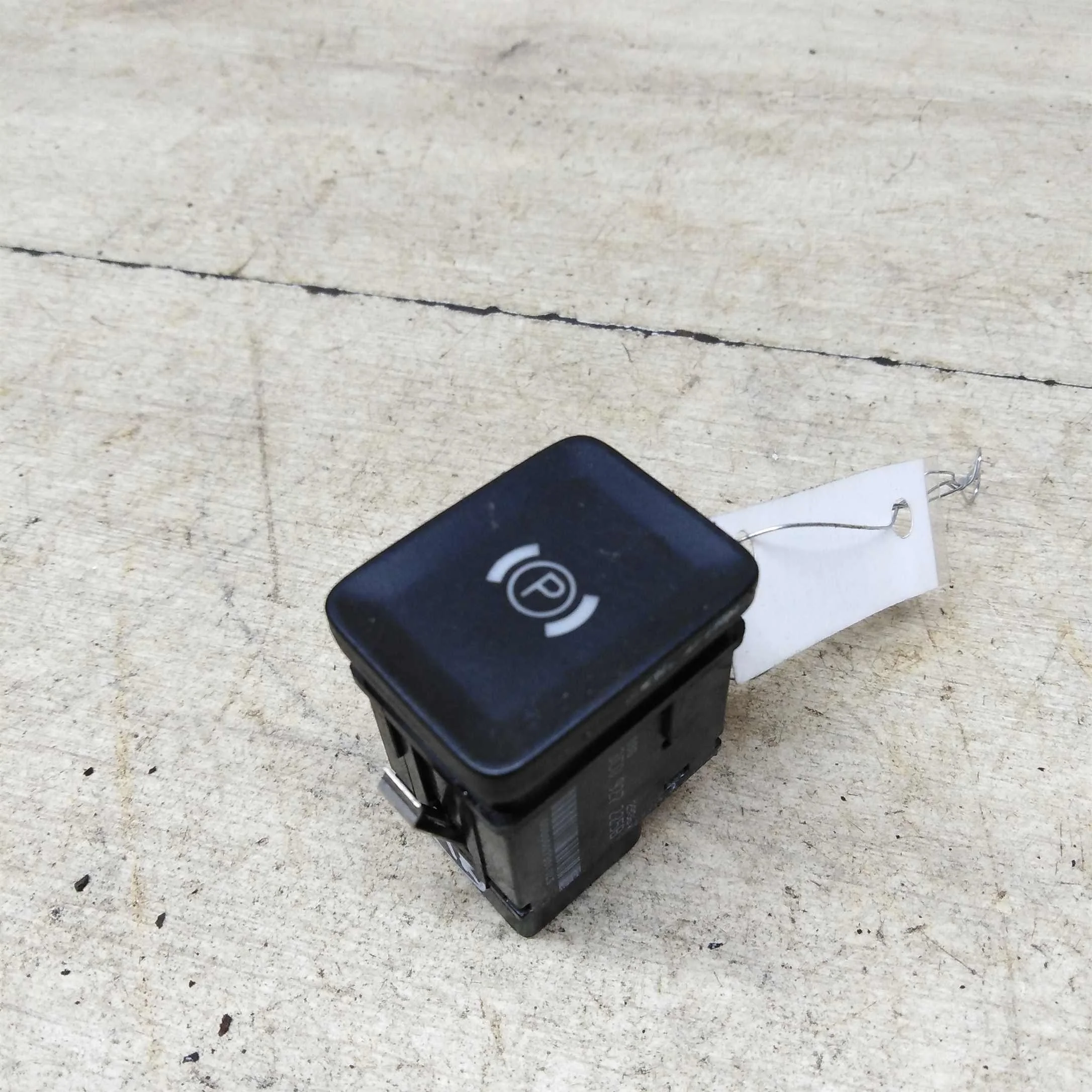 Кнопка паркинга Volkswagen Passat B6 (арт. 61062)