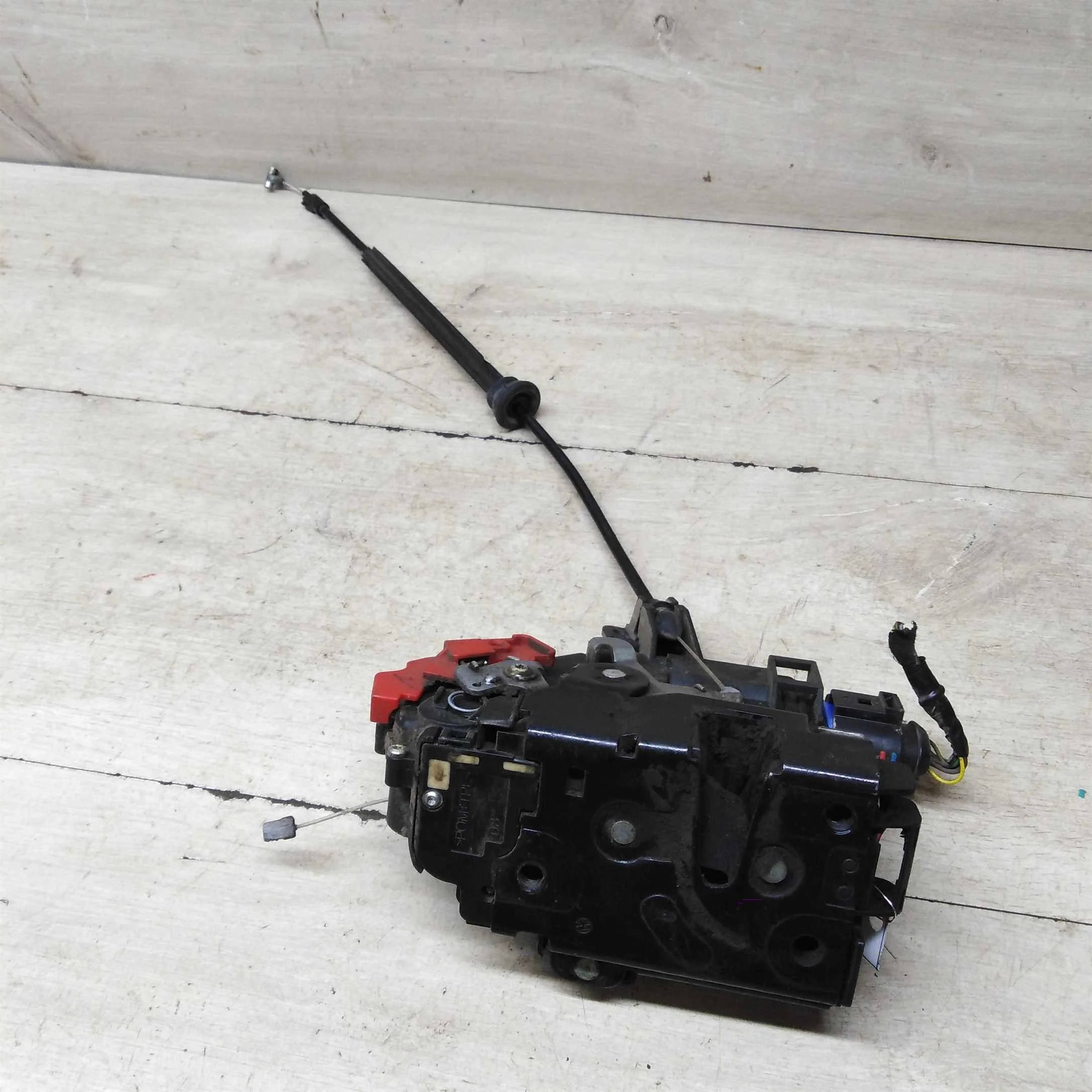 Замок двери передний левый Skoda Octavia A5 рест (арт. 61622)