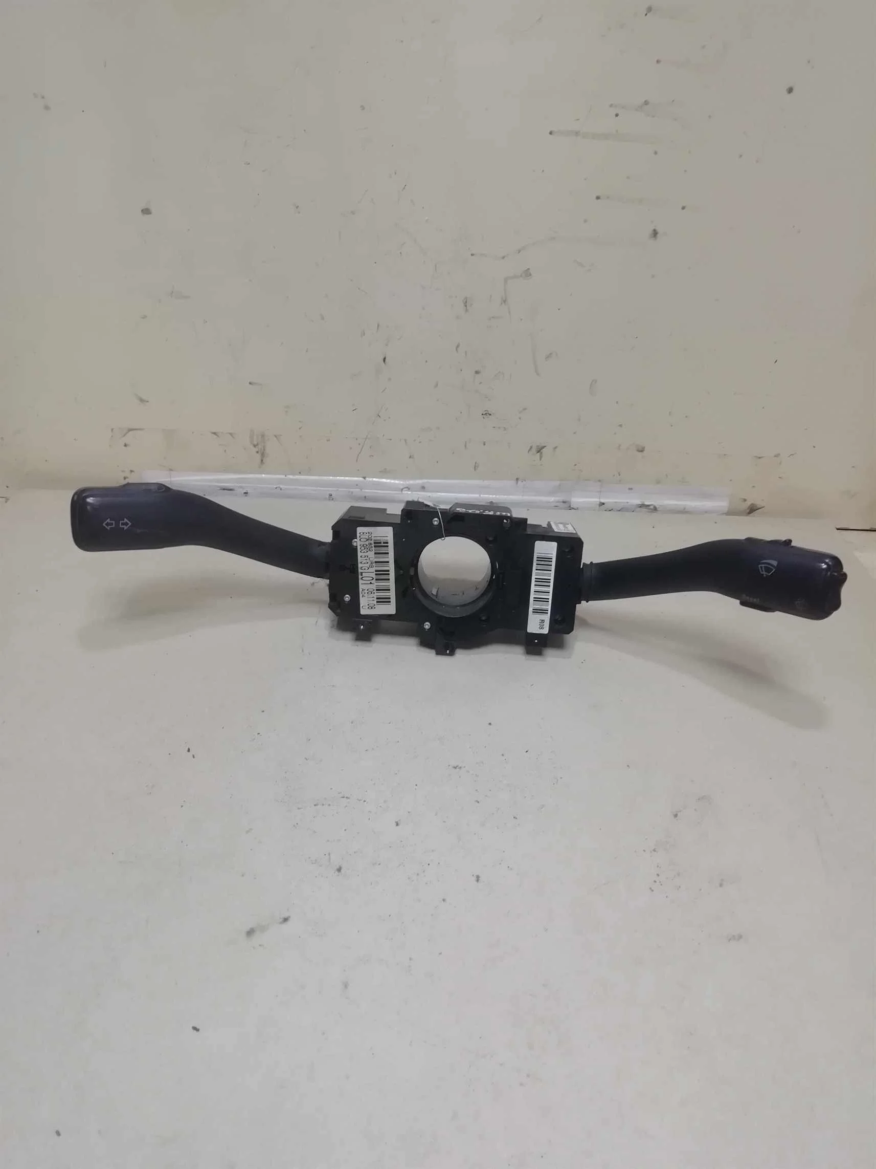 Подрулевой переключатель в сборе Skoda Octavia Tour (арт. 62024)