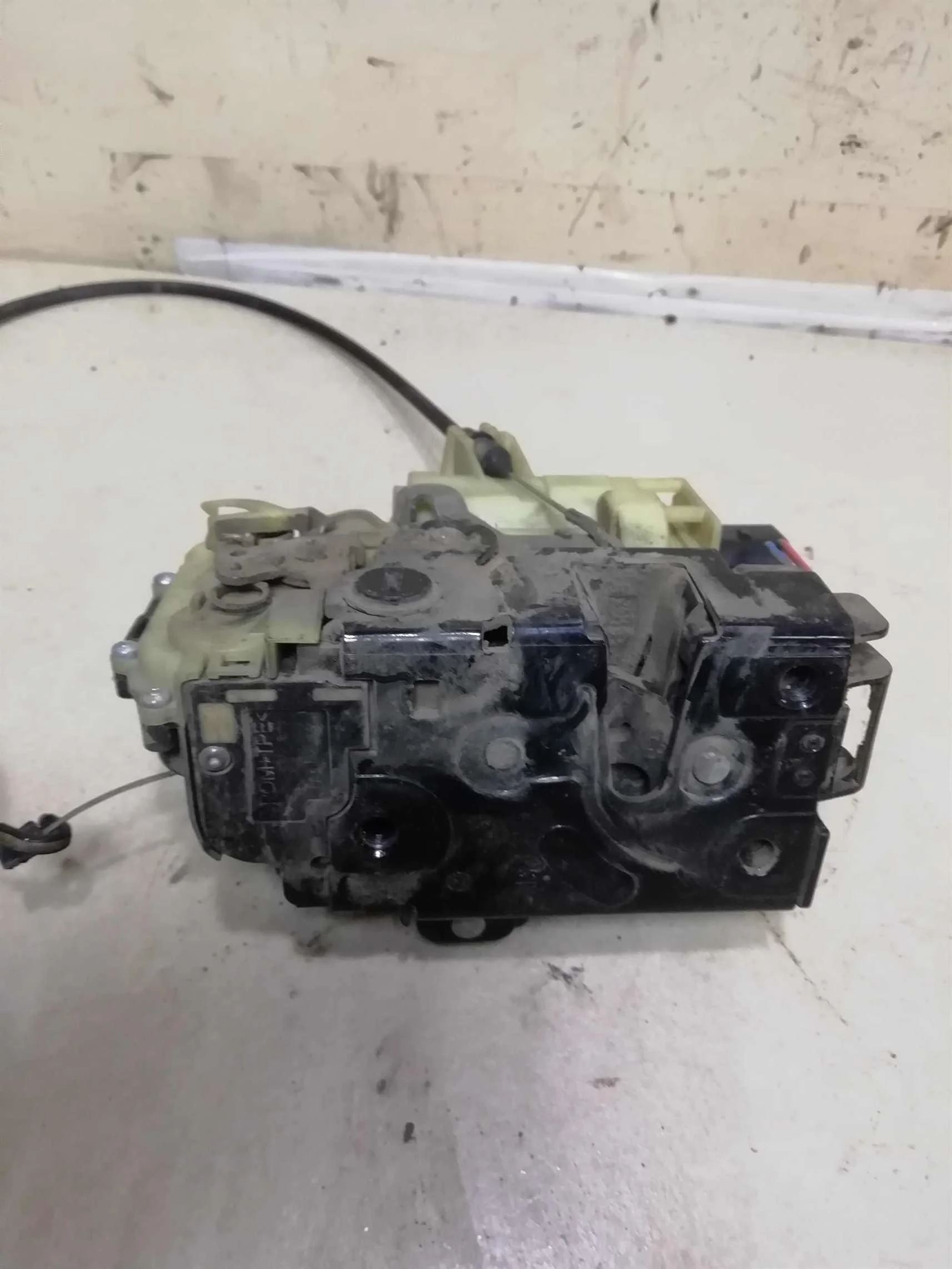 Замок двери задний левый Skoda Octavia Tour (арт. 62034)