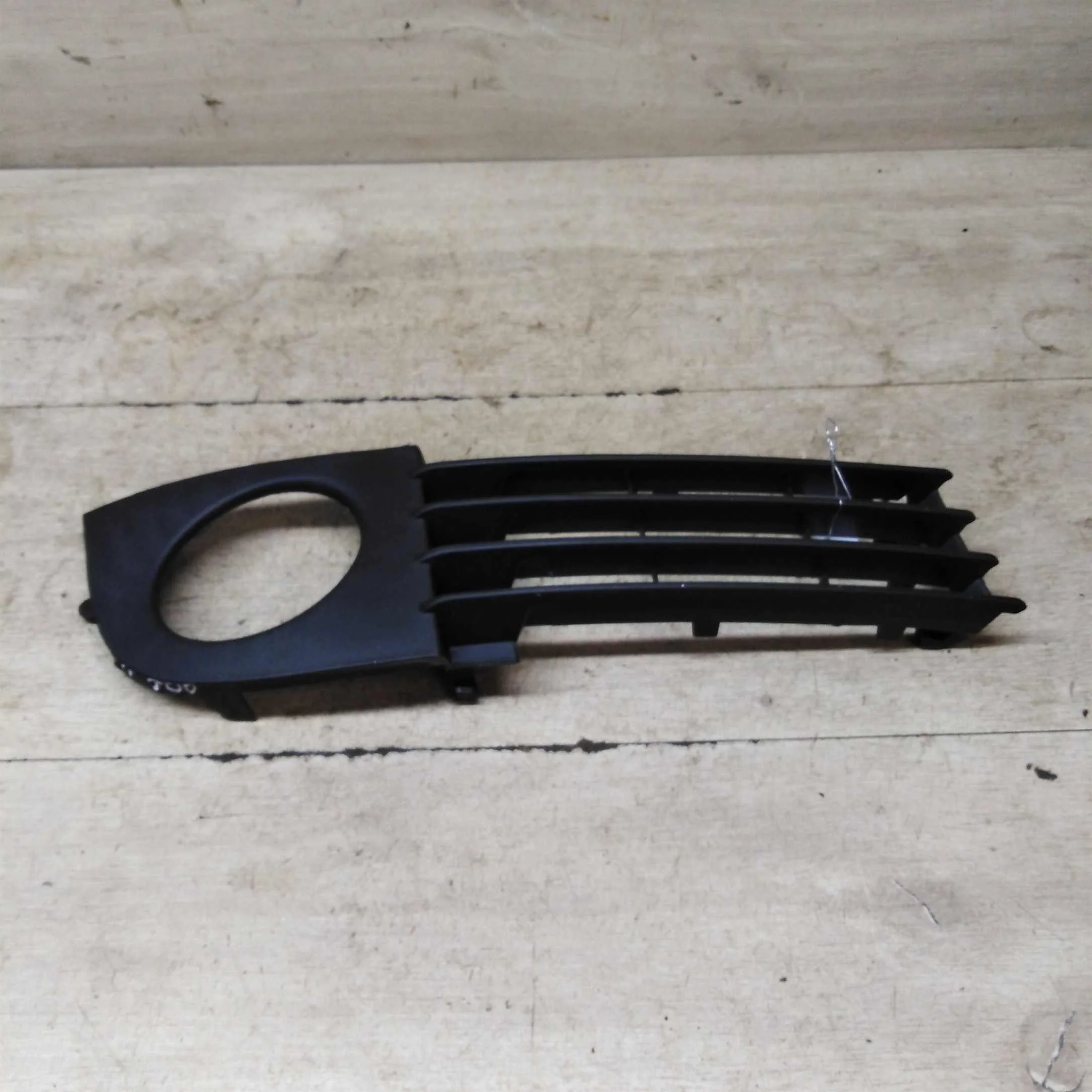 Решетка бампера правая Audi A6 C5 рестайлинг новая (арт. 62639)