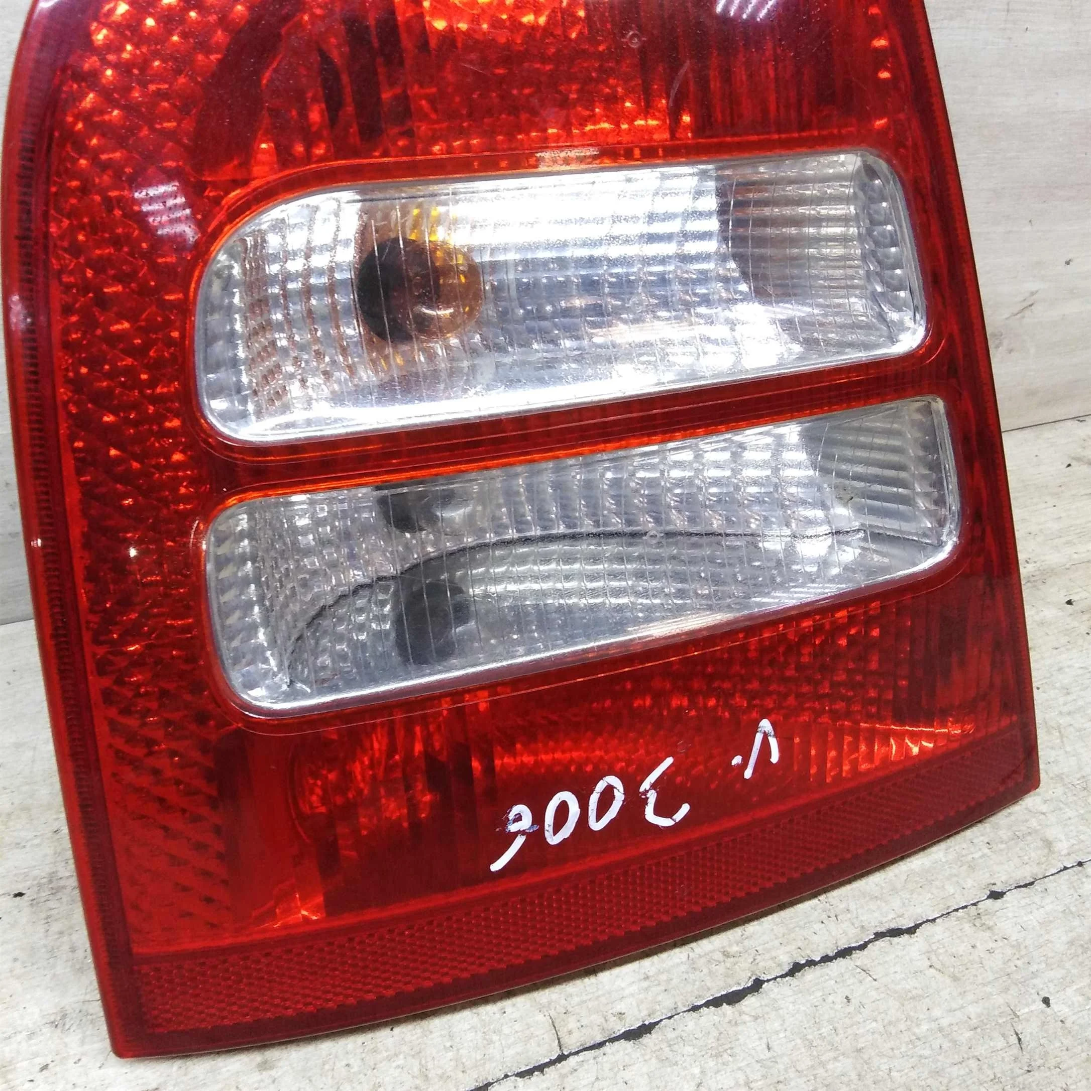 Фонарь задний левый Skoda Octavia Tour рест (арт. 63112)