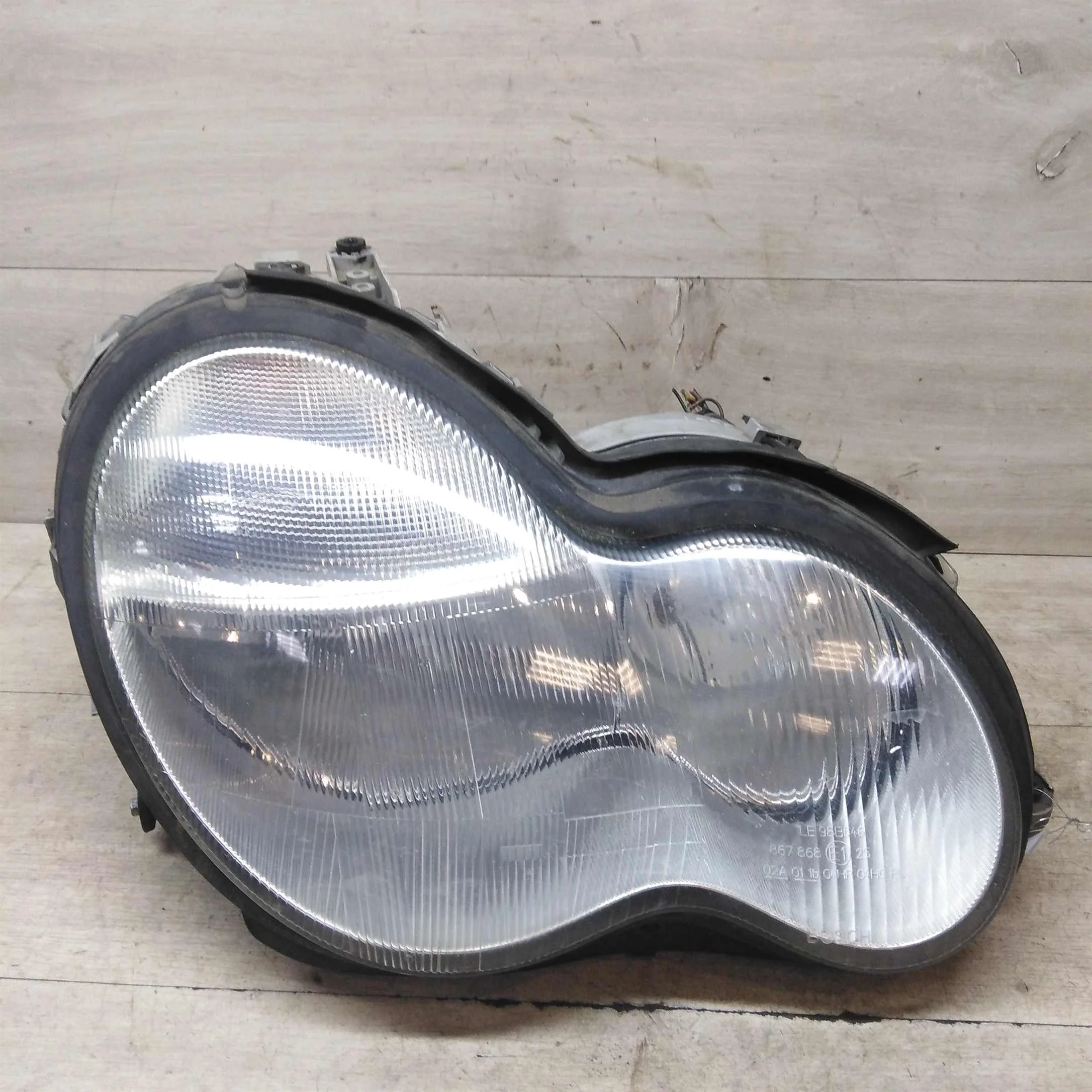 Фара правая mercedes w203 седан (арт. 63503)