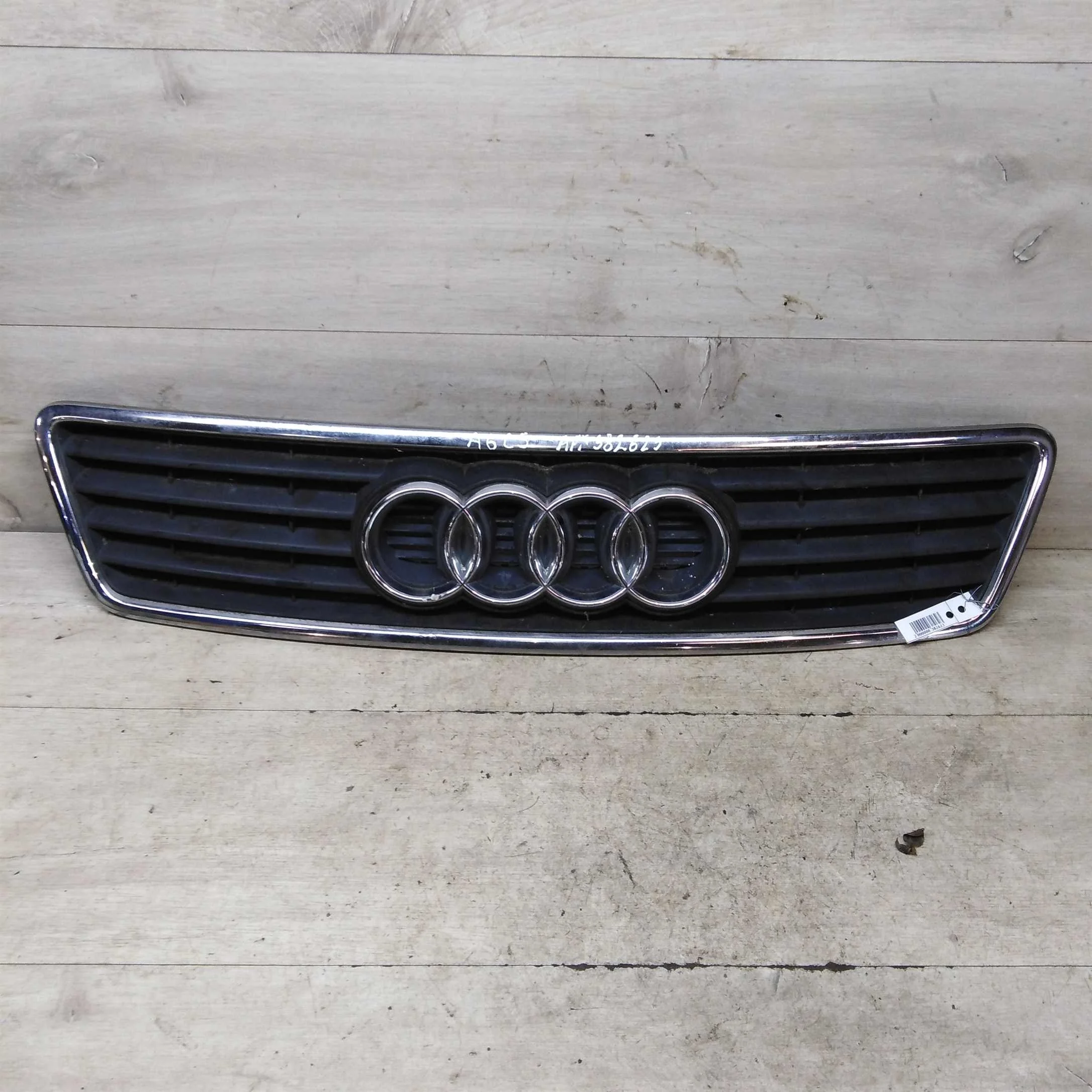 Решётка радиатора Audi A6 C5 дорестайлинг (арт. 63524)