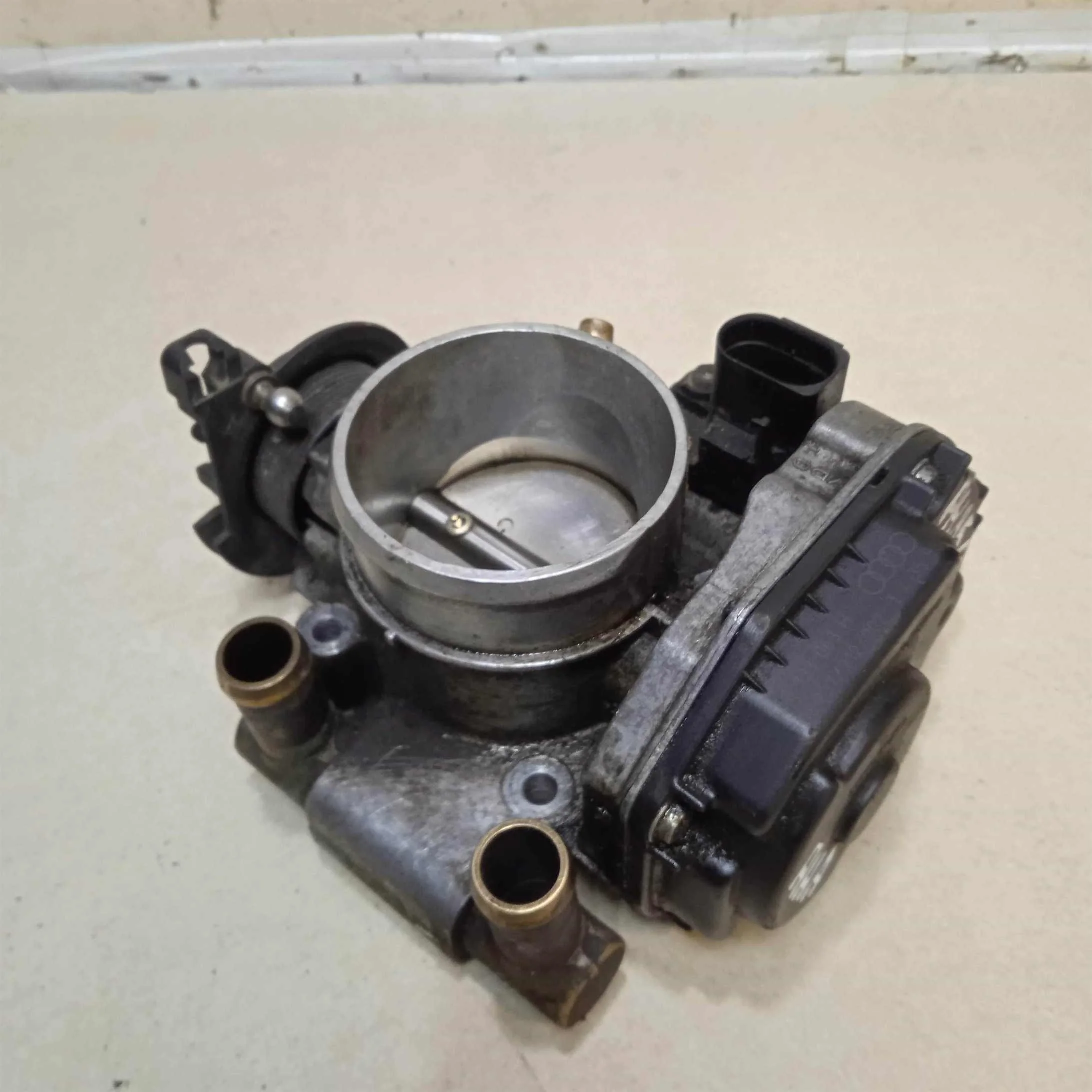 Дроссельная заслонка 1.6i ANA Audi A4 B5 (арт. 63896)