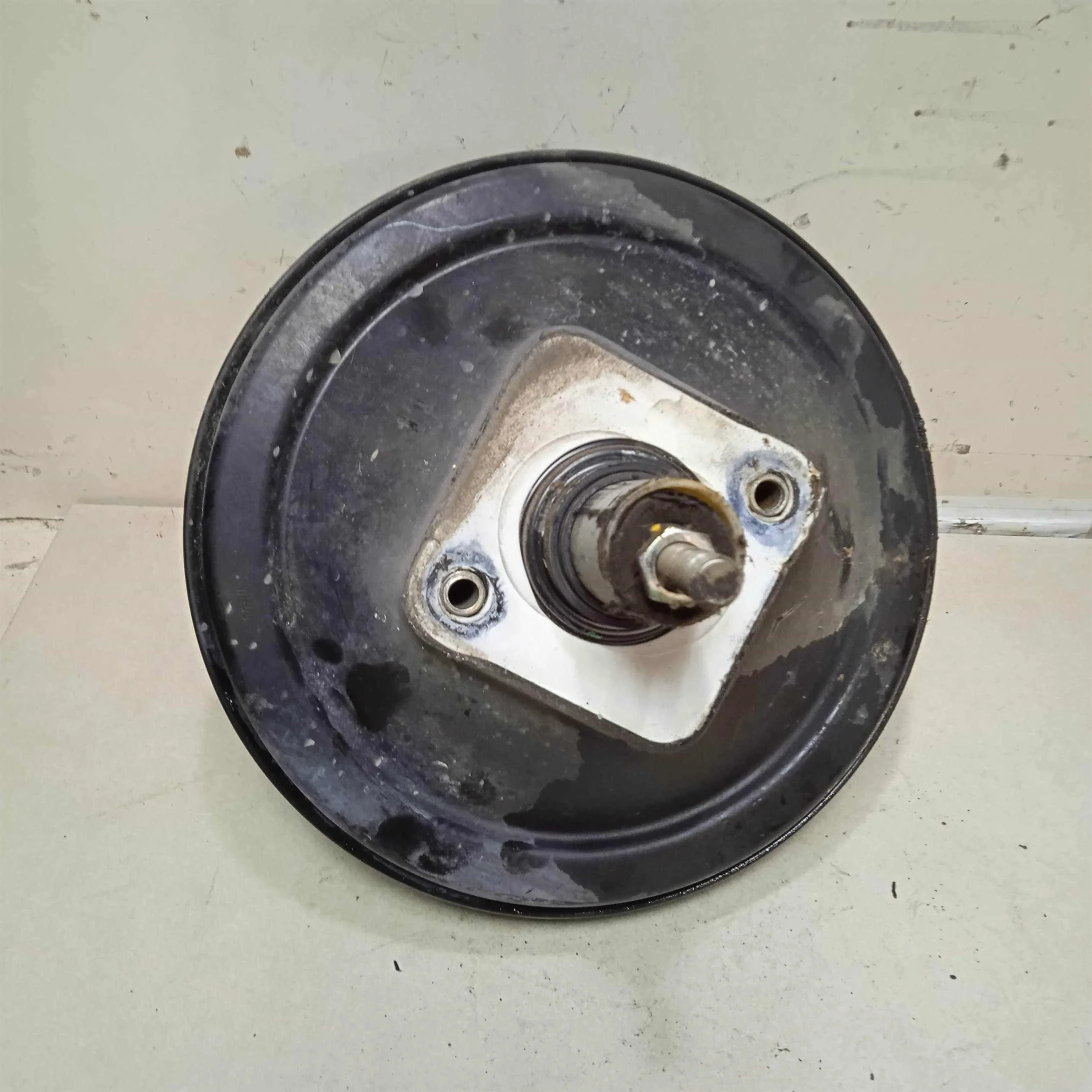 Вакуумный усилитель тормозов Audi A4 B5 8d0612105g  (арт. 63901)
