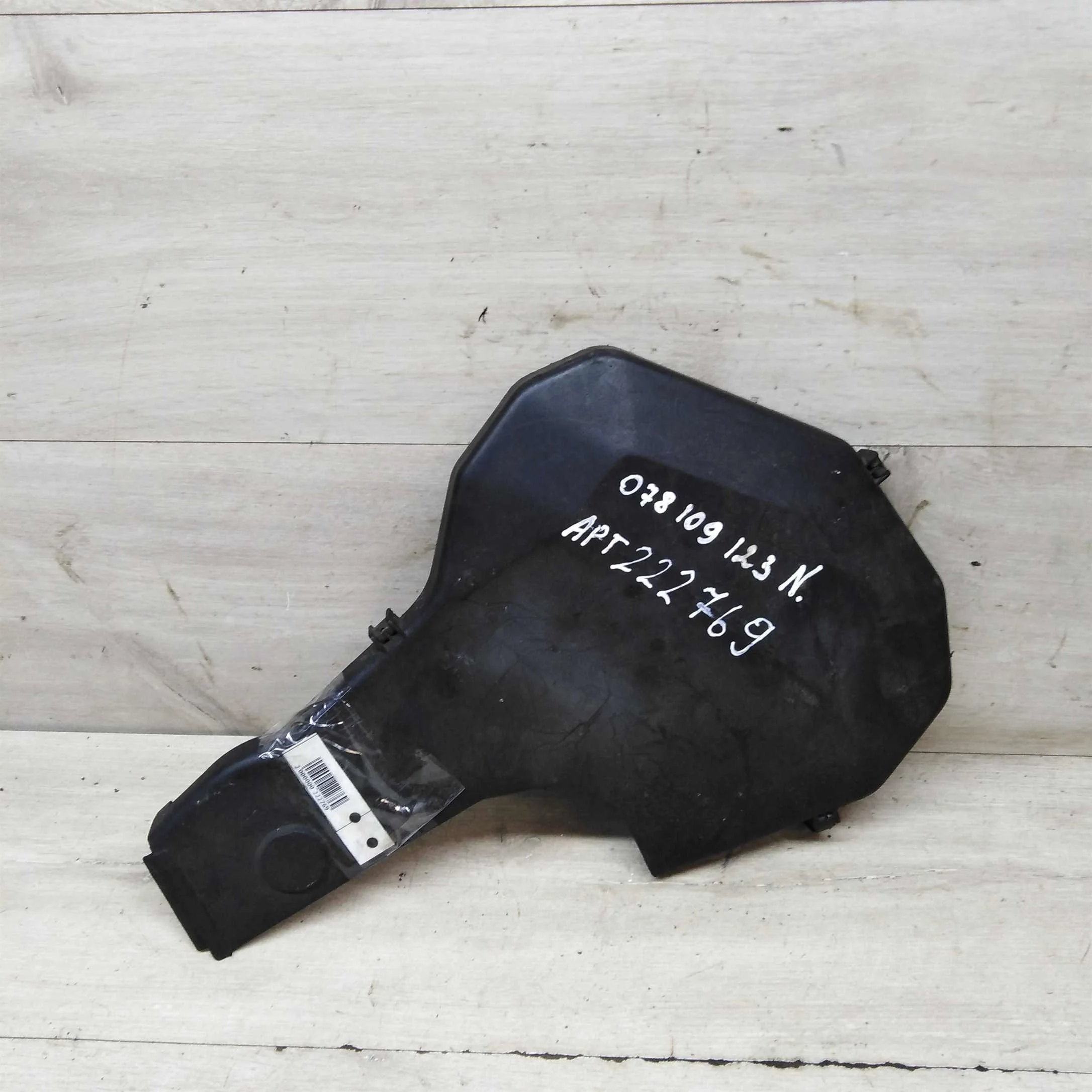 Крышка ГРМ правая 2.4i 2.8i Audi A6 C5 Volkswagen Passat B5 GP Audi A4 B5 Skoda superb (арт. 64008)