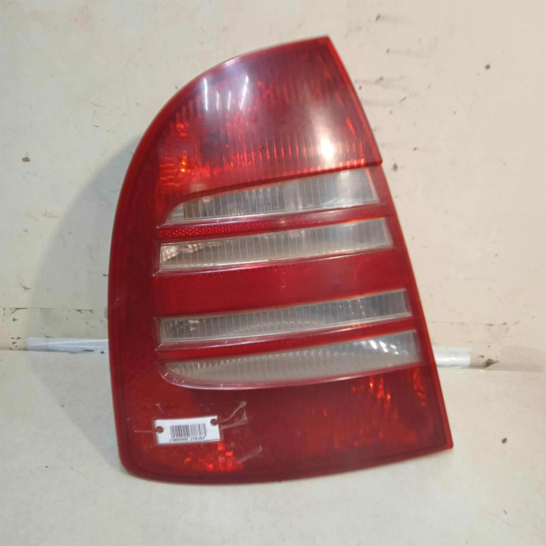 Фонарь задний левый Skoda Superb (арт. 64519)