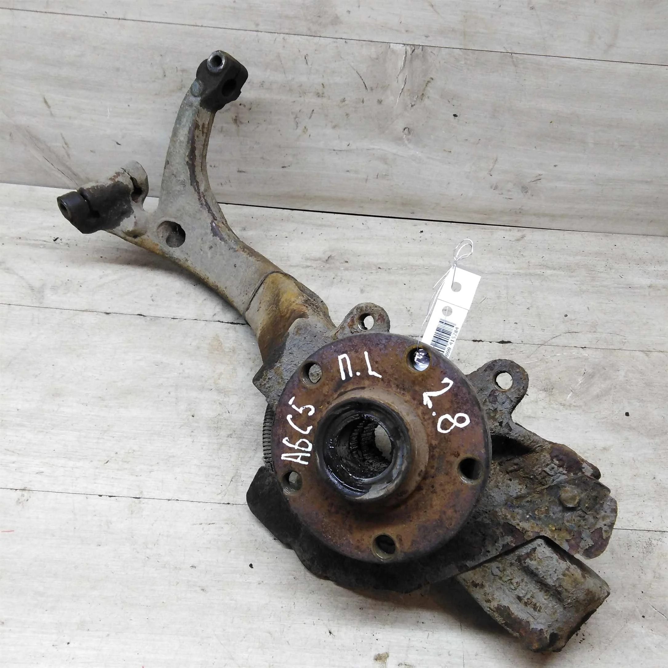 Кулак поворотный левый Audi A6 C5 до рест Volkswagen Passat B5 Passat B5 GP Audi A4 B5 (арт. 65022)