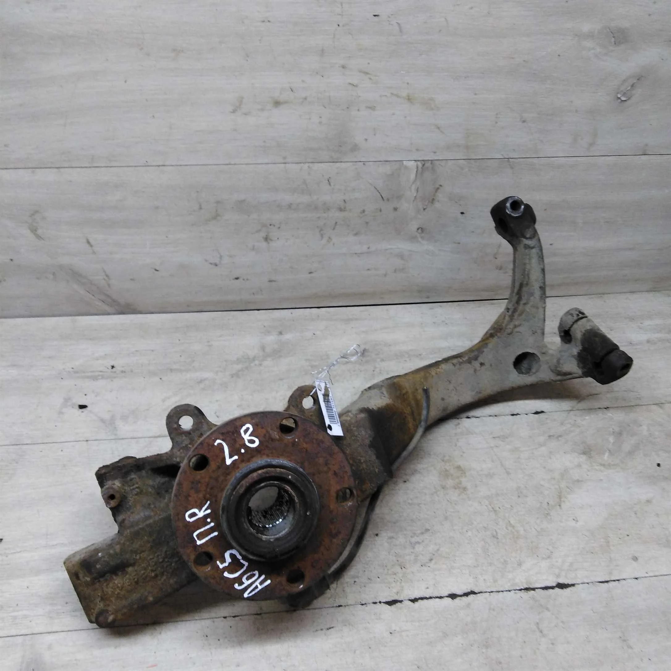 Кулак поворотный правый Audi A6 C5 до рест Volkswagen Passat B5 Passat B5 GP Audi A4 B5 (арт. 65024)