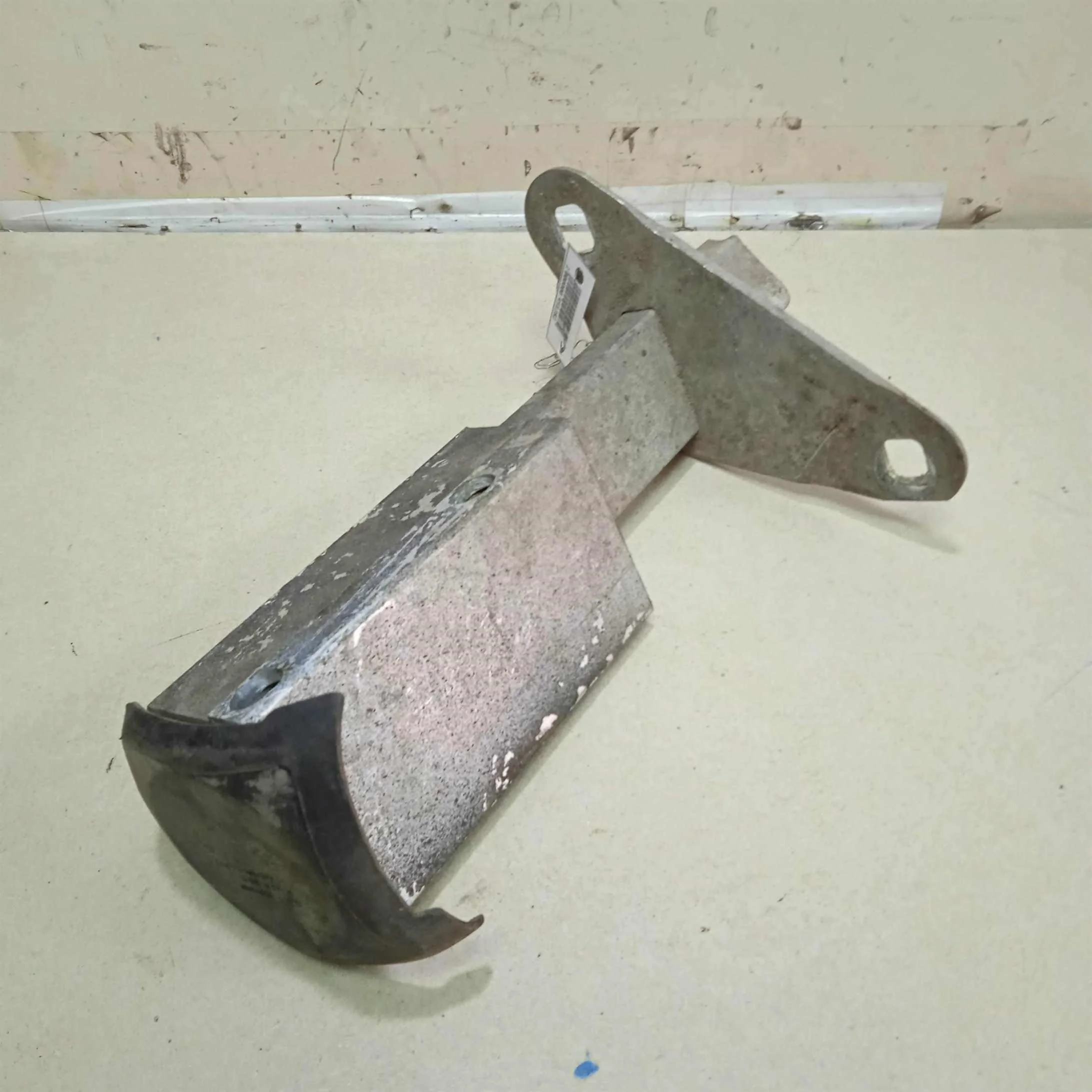 Кронштейн бампера задний левый Audi A4 B5 рестайлинг    (арт. 66274)