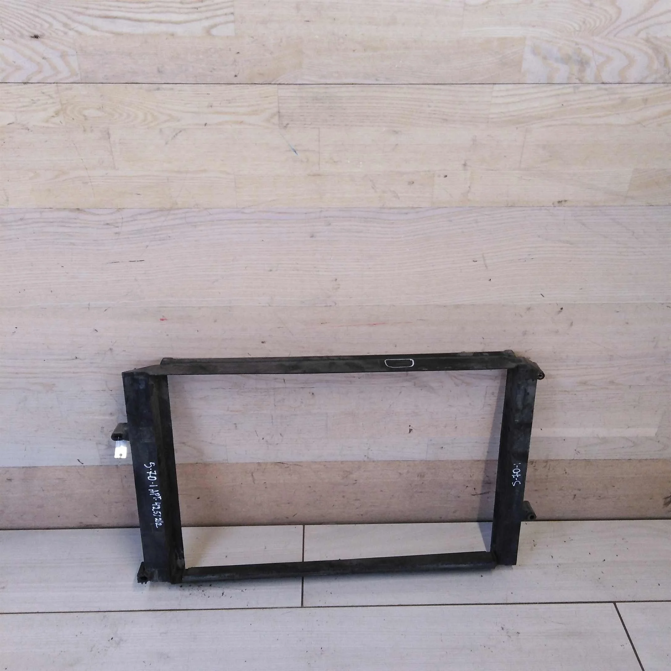 Панель передний телевизор элемент Volvo S80 I    (арт. 67558)