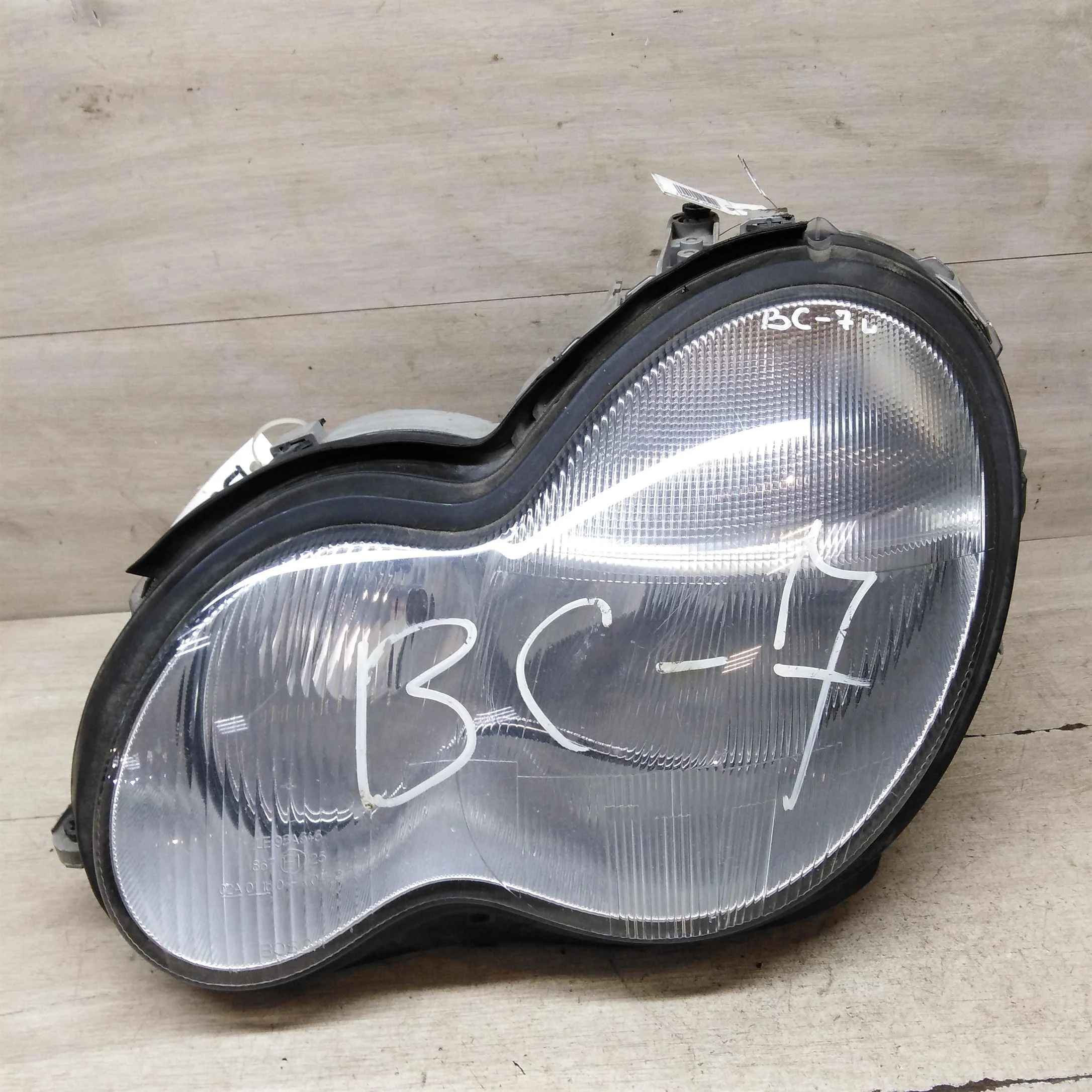 Фара левая Mercedes Benz w203 седан (арт. 71211)