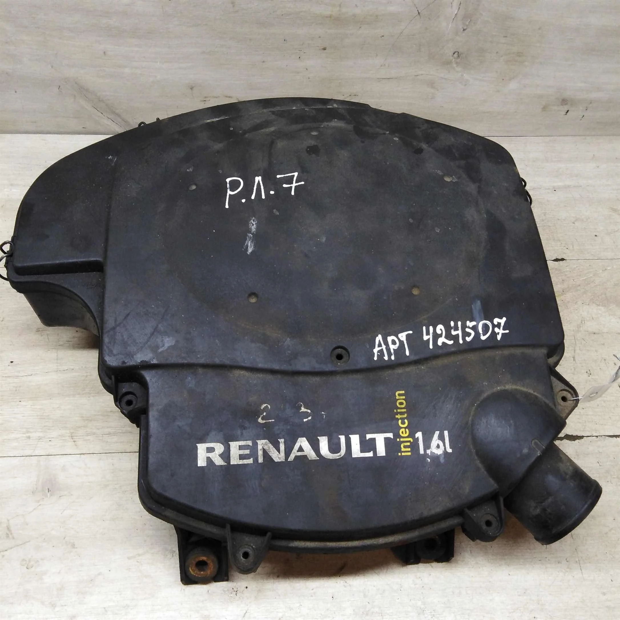 Корпус воздушного фильтра 1.4 Renault Logan I  (арт. 71767)