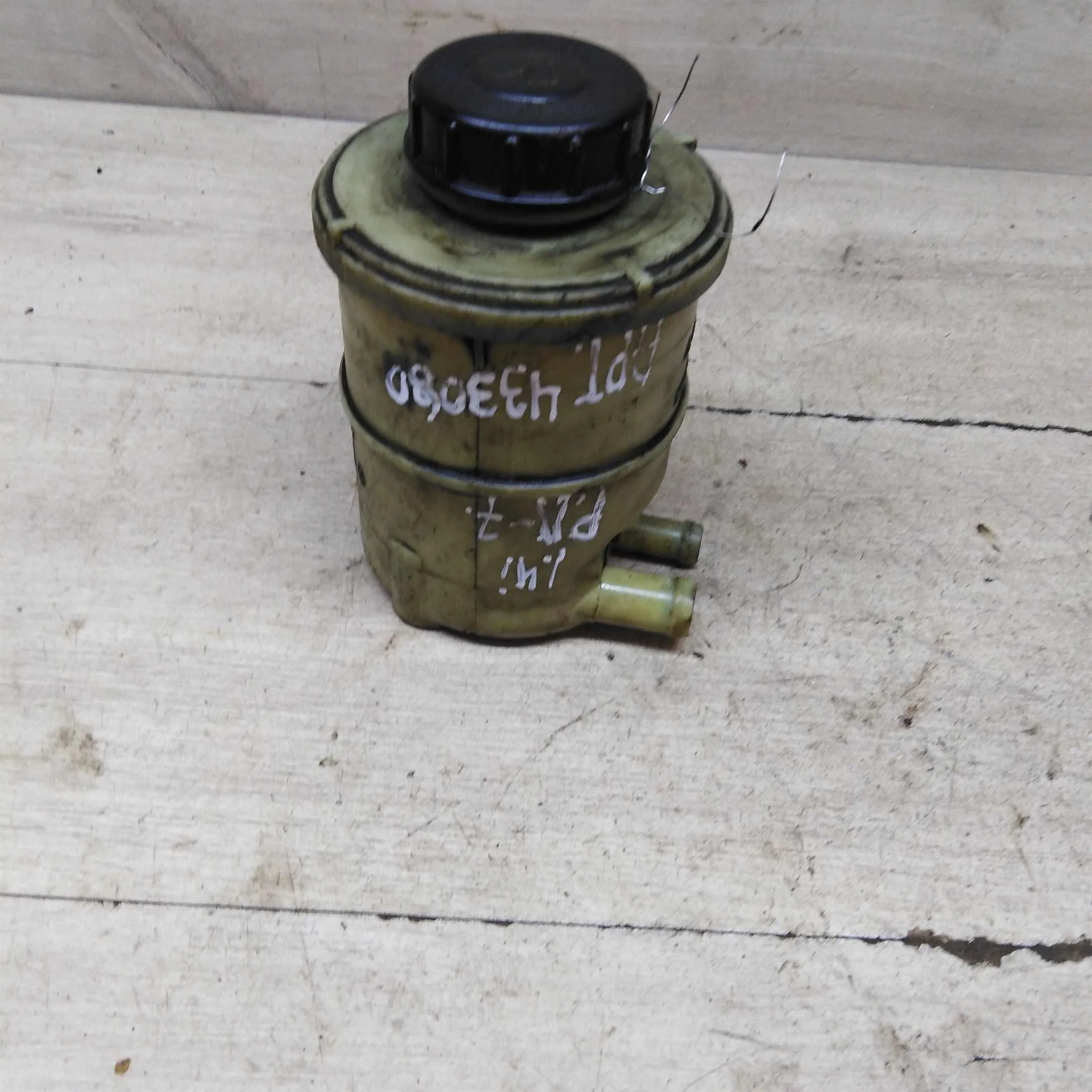 Бачок насоса гидроусилителя Renault Logan I  (арт. 71768)