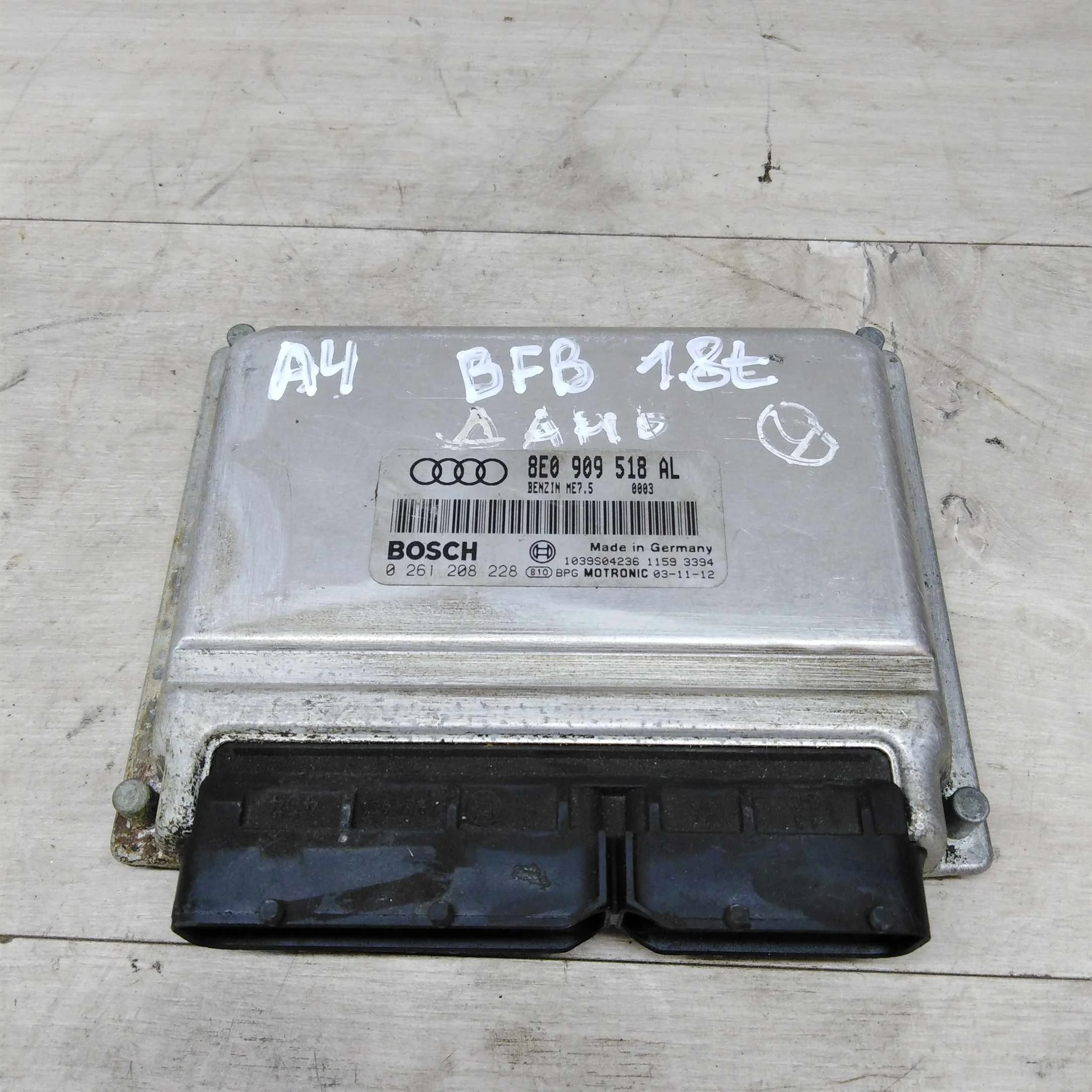 Блок управления двигателем Audi A4 B6 8E (арт. 72354)