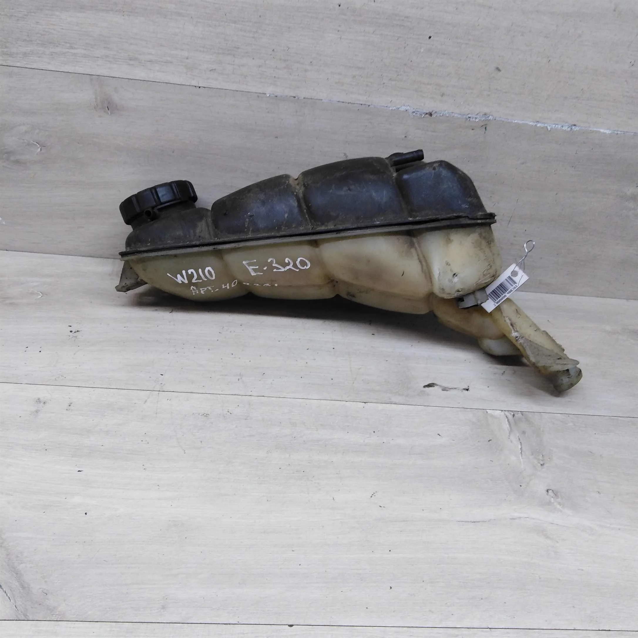 Бачок расширительный Mercedes W210 е320   (арт. 73088)