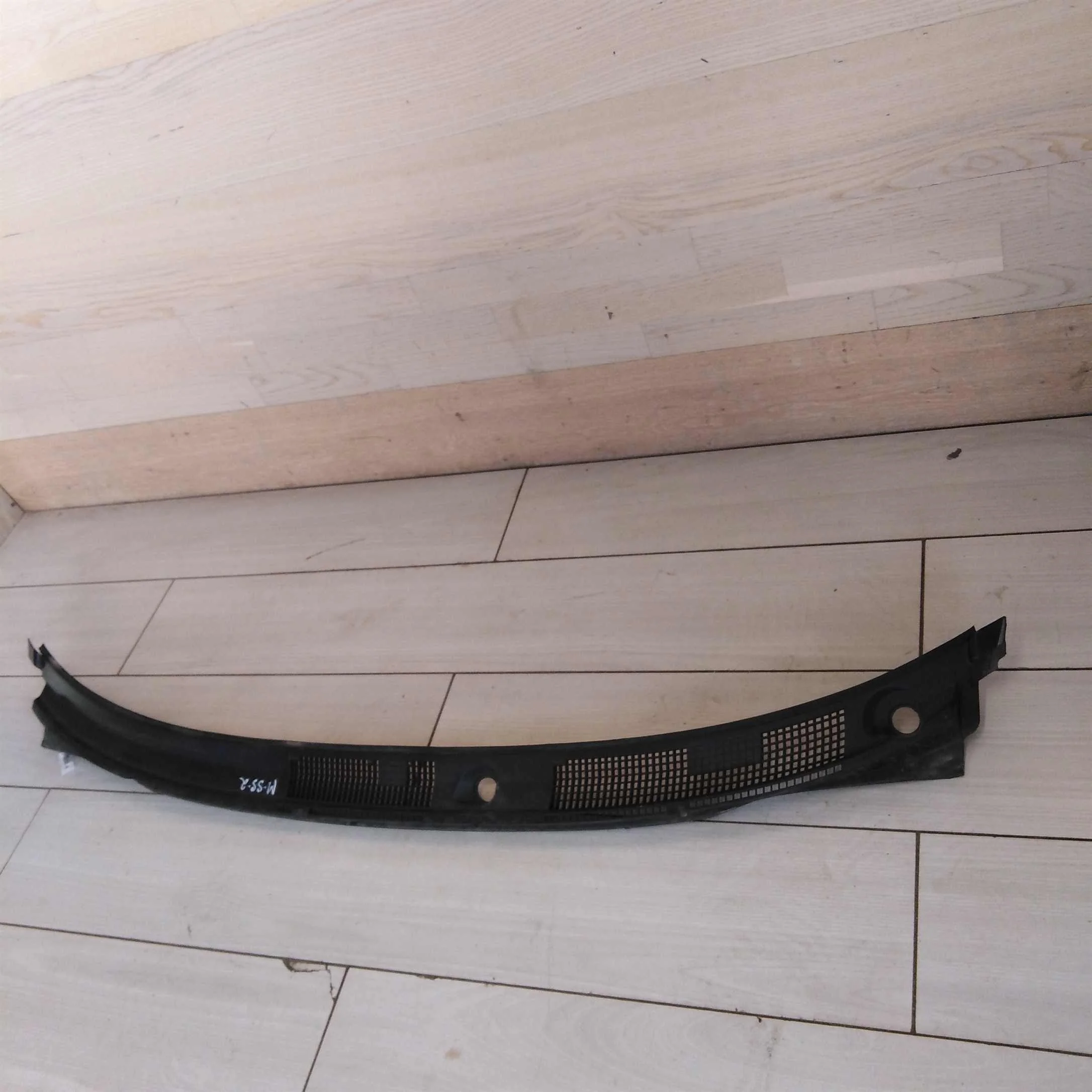 Жабо дождевик водоотводящий щиток Mitsubishi Space Star I (арт. 73128)