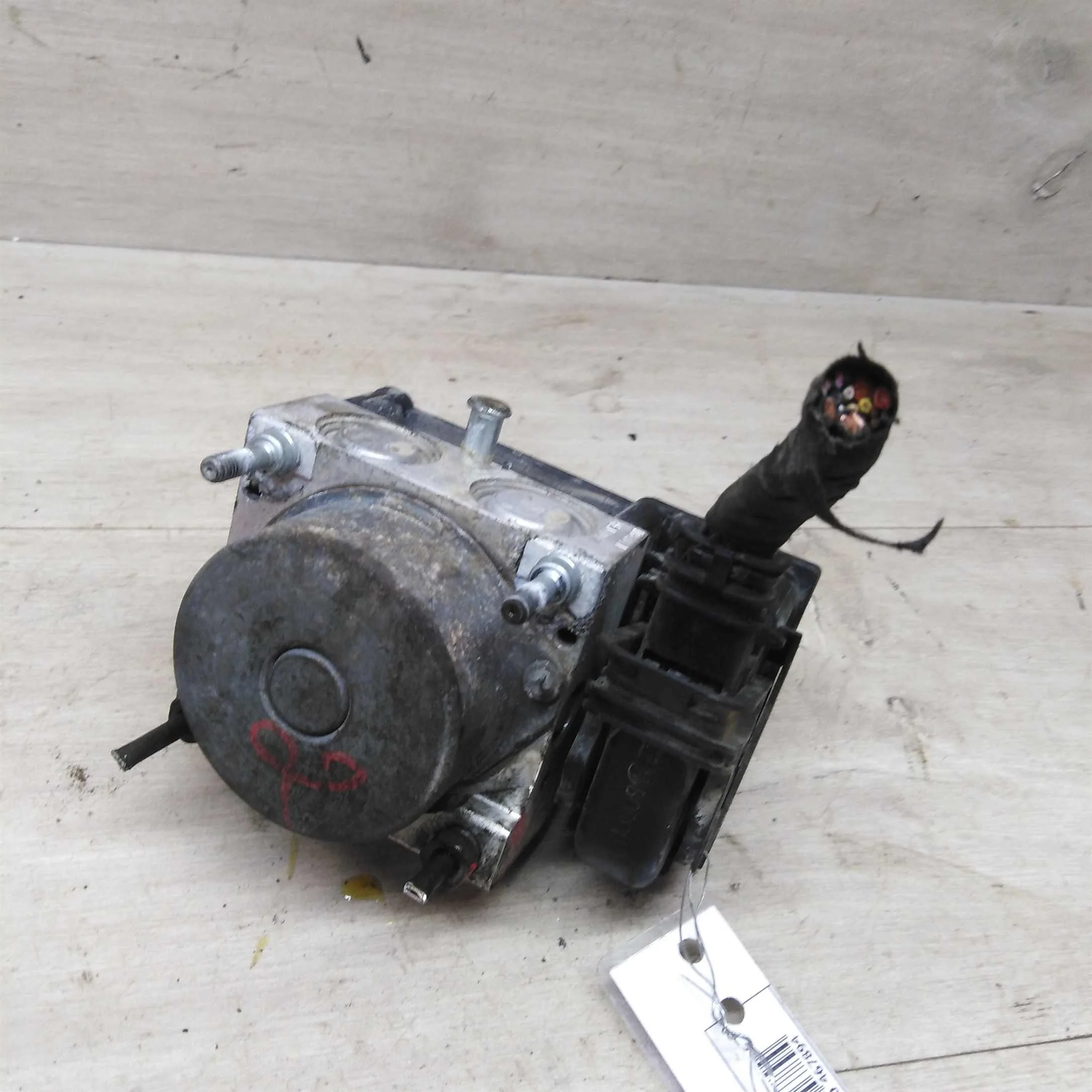 Блок ABS Renault Duster I 2.0i F4RB АКПП   (арт. 74029)