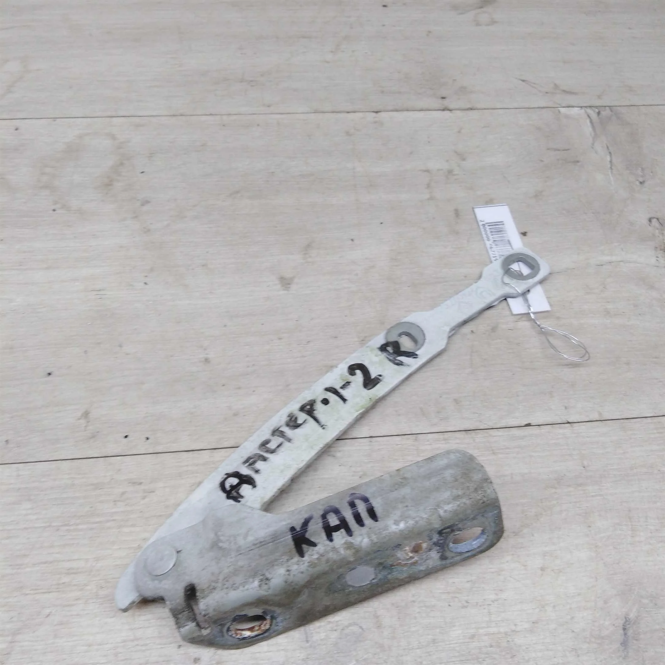 Петля капота правая Renault Duster I оригинал    (арт. 74036)