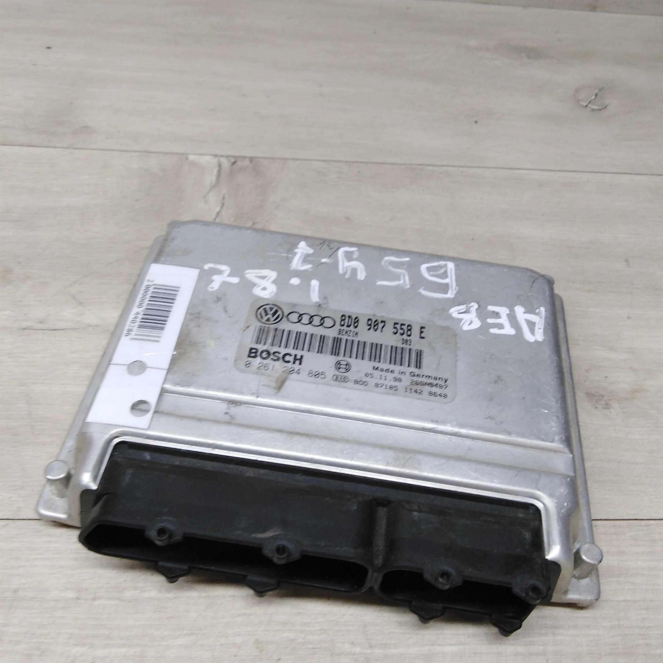 Блок управления двигателем Volkswagen Passat B5 (арт. 74204)