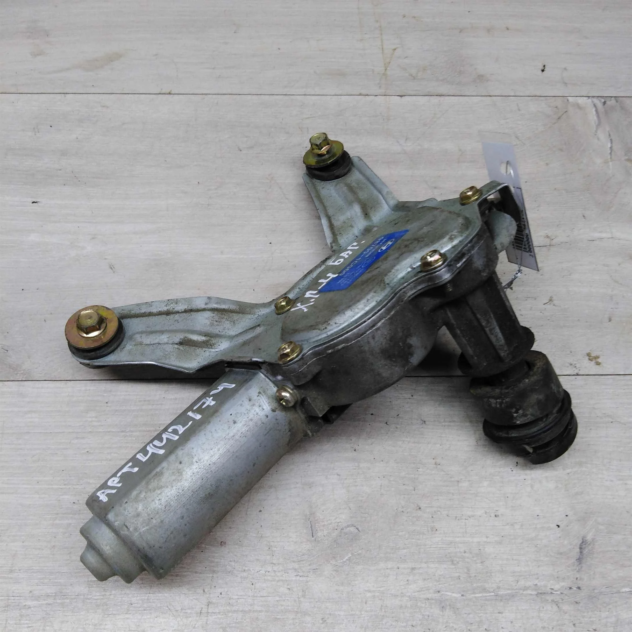 Моторчик стеклоочистителя задний Hyundai Getz НА ЗАПЧАСТИ (арт. 74329)