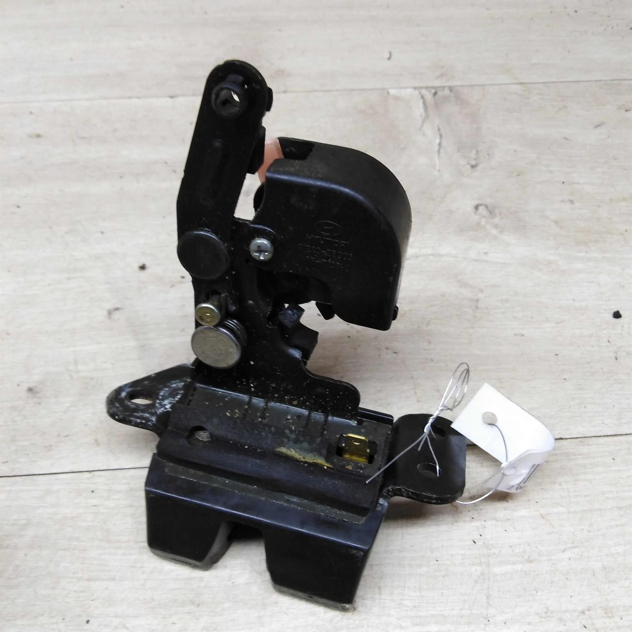 Замок крышки багажника Hyundai santa fe 2 (арт. 74759)