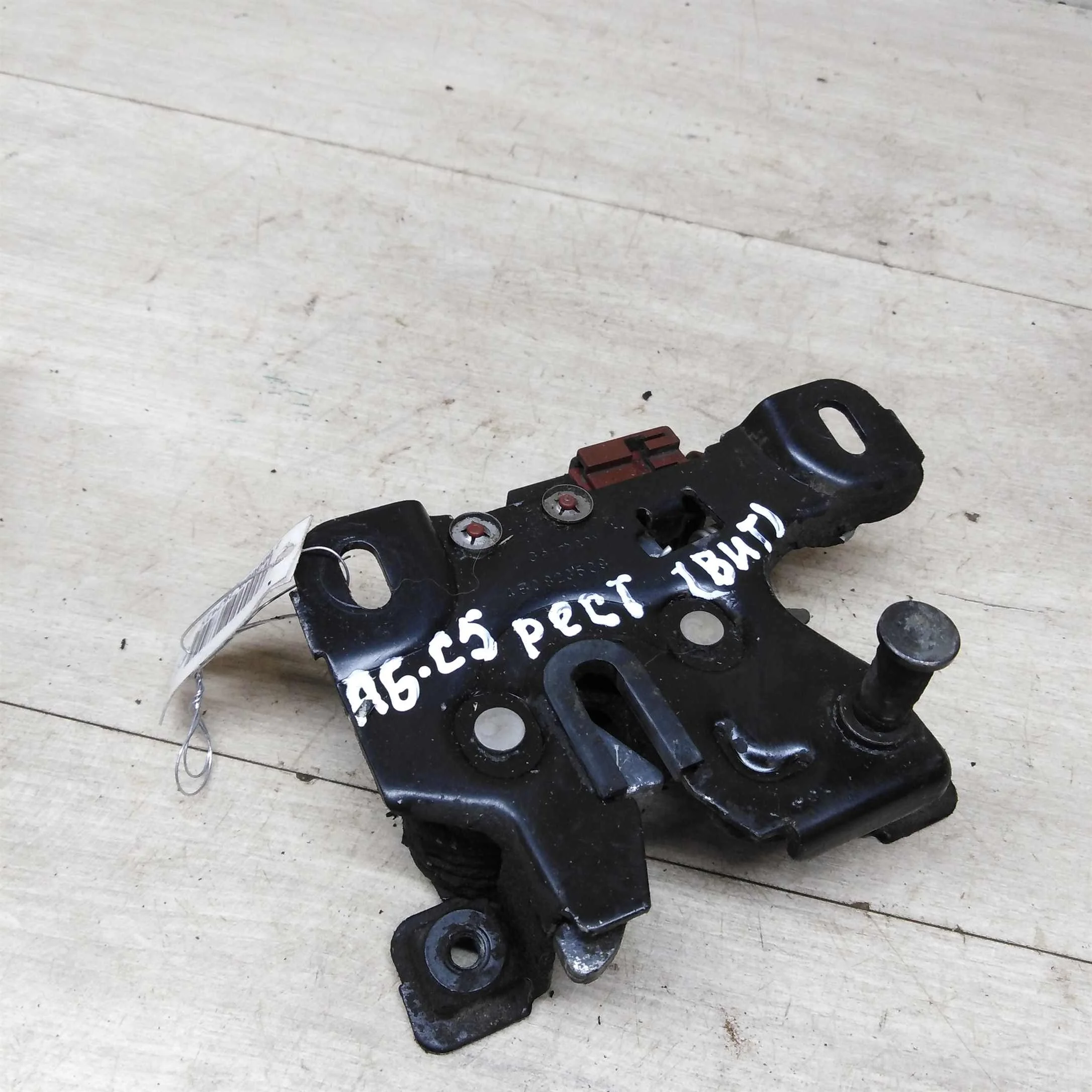 Замок капота Audi A6 C5 рестайлинг (арт. 75344)