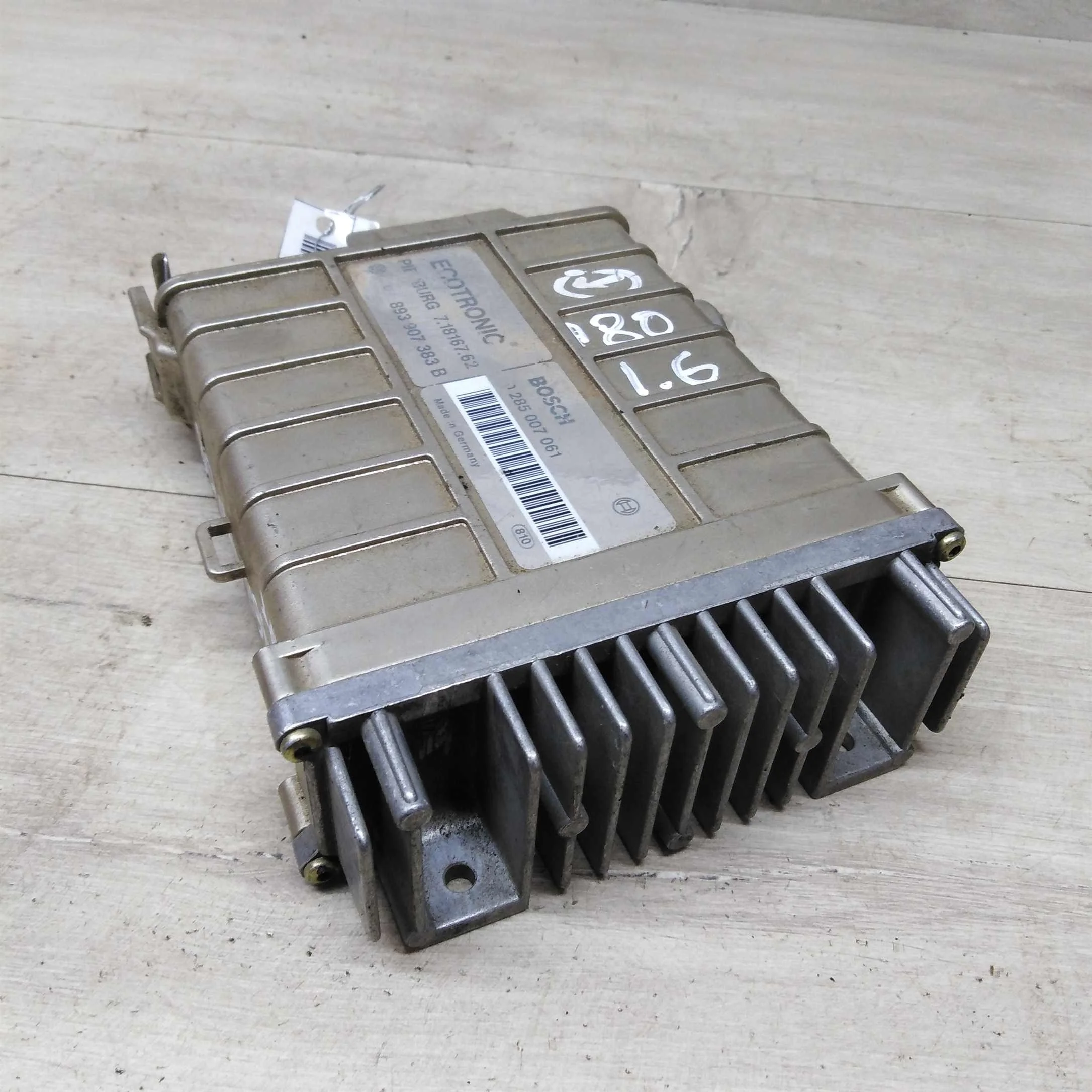 Блок управления двигателем Audi 80 B3 (арт. 76208)