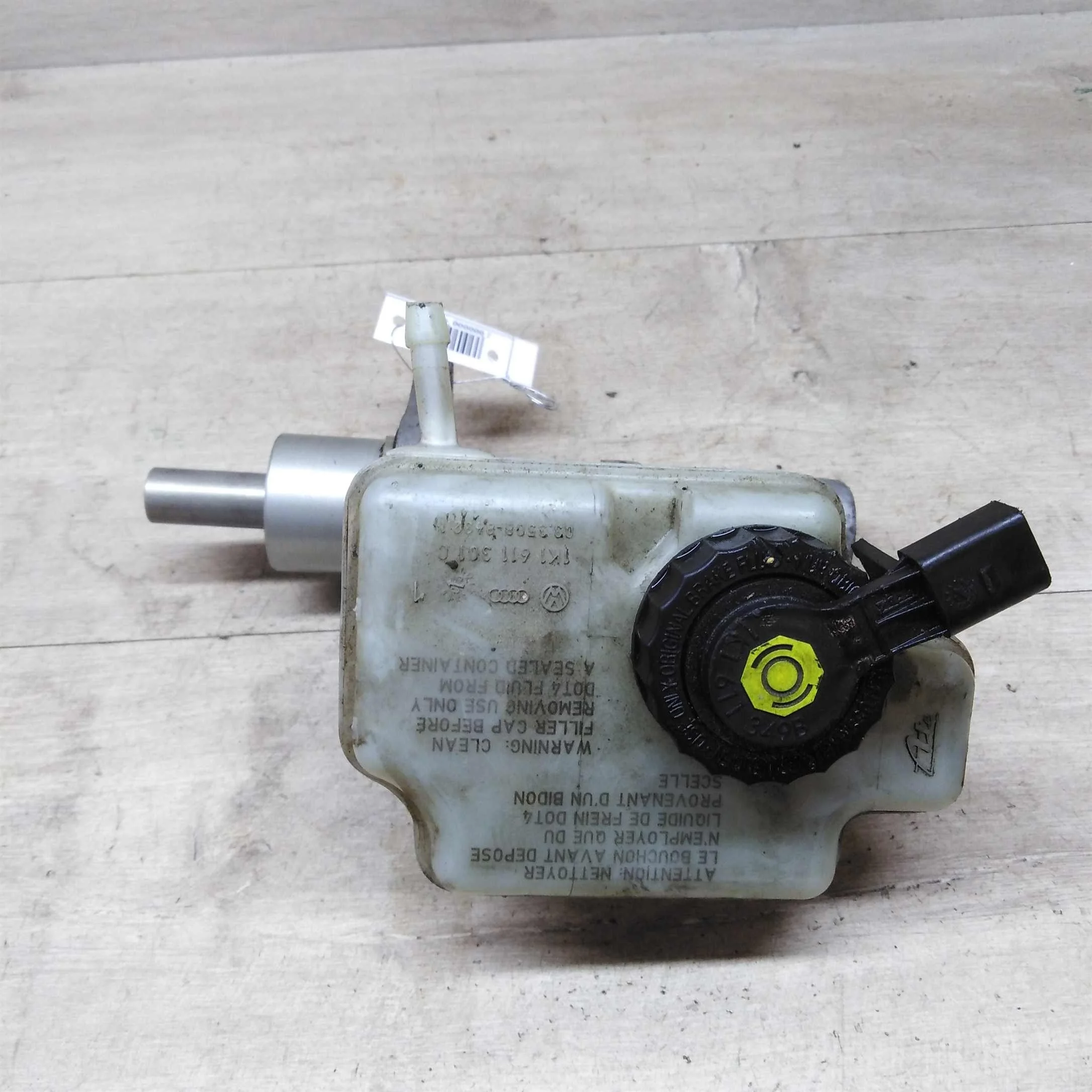 Цилиндр тормозной главный Volkswagen Golf plus  (арт. 76495)