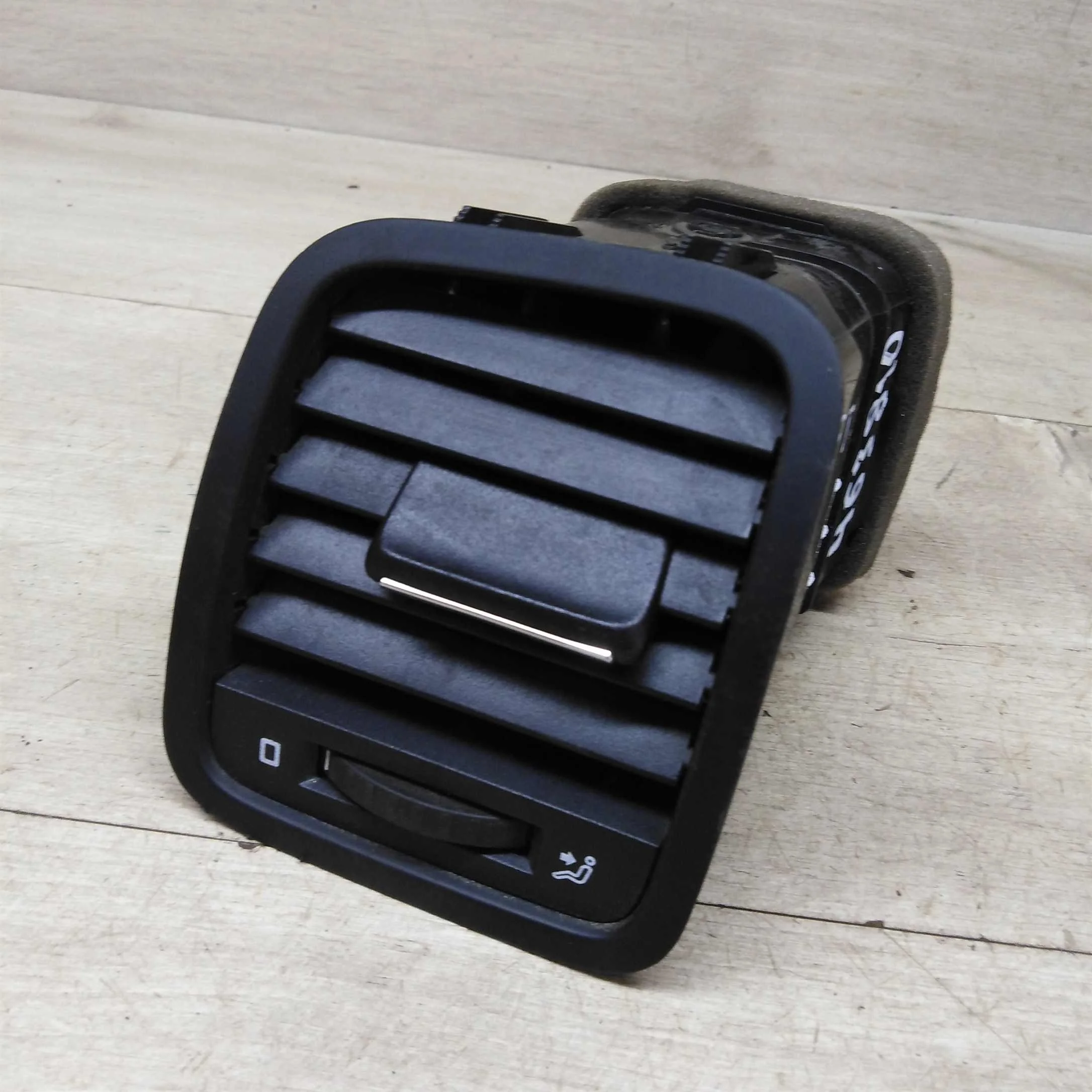 Дефлектор обдува салона Skoda Yeti I  (арт. 76644)