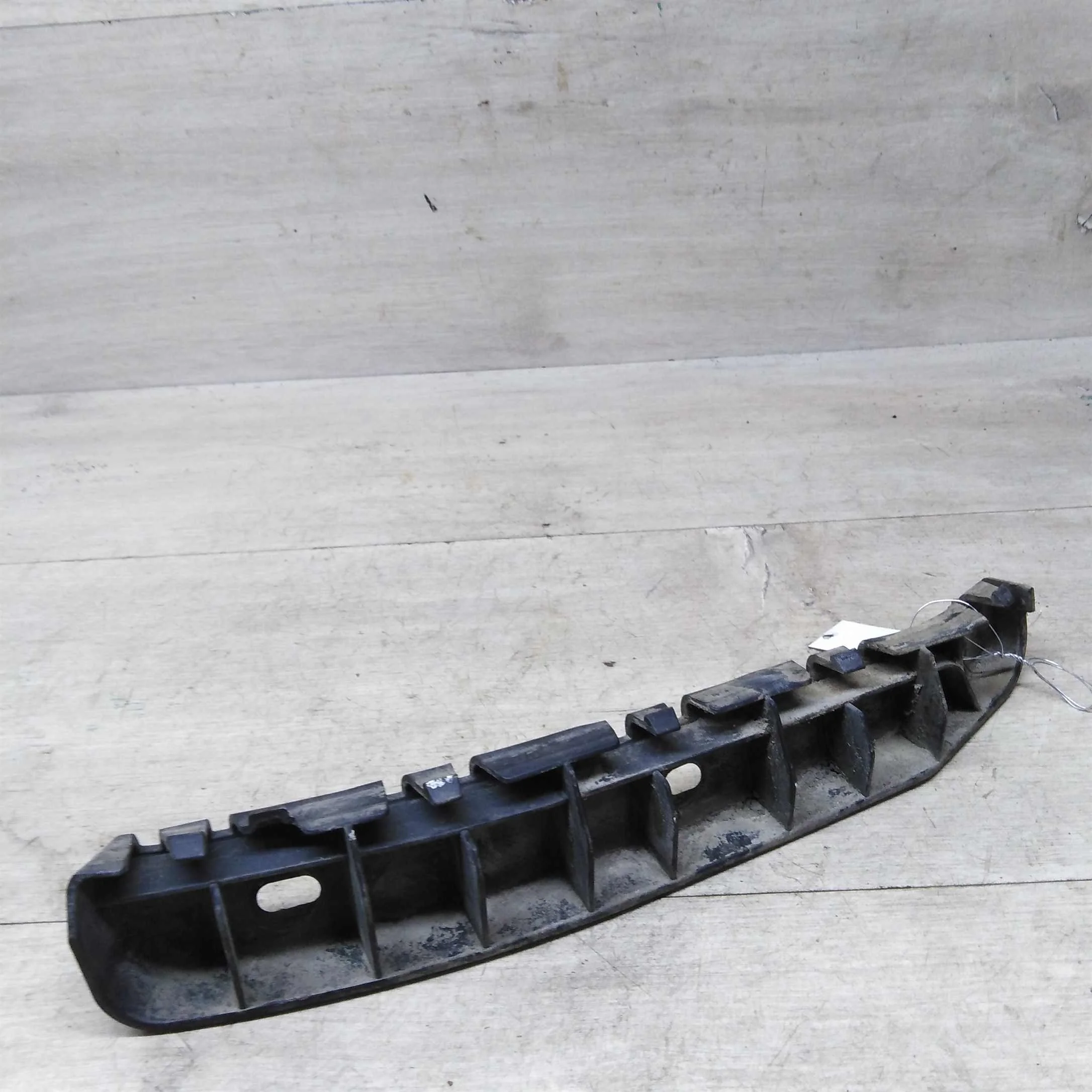 Кронштейн крепления бампера заднего  правый Skoda Yeti I  (арт. 76659)