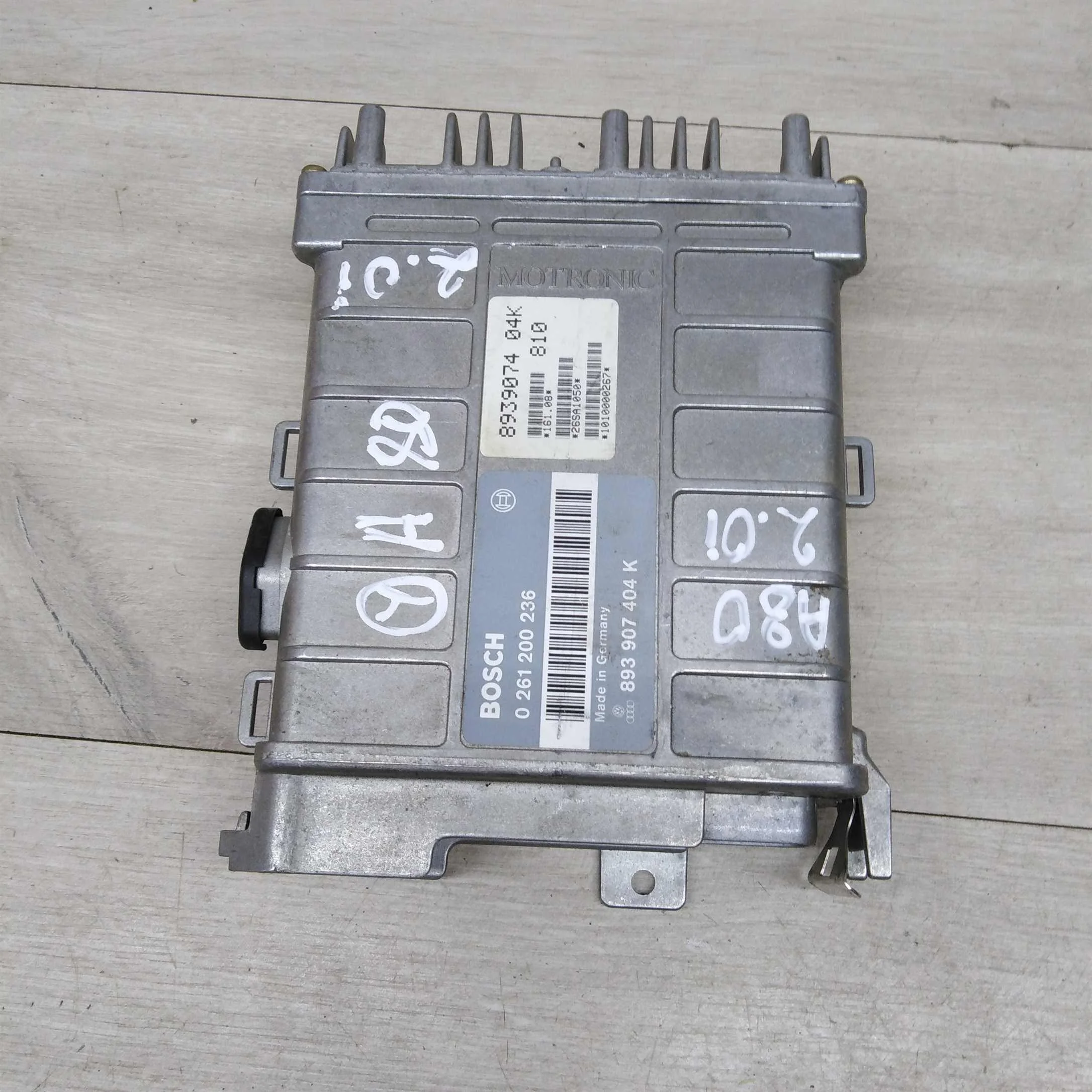 Блок управления двигателем Audi 80 B4 0261200236 893907404k   (арт. 76913)